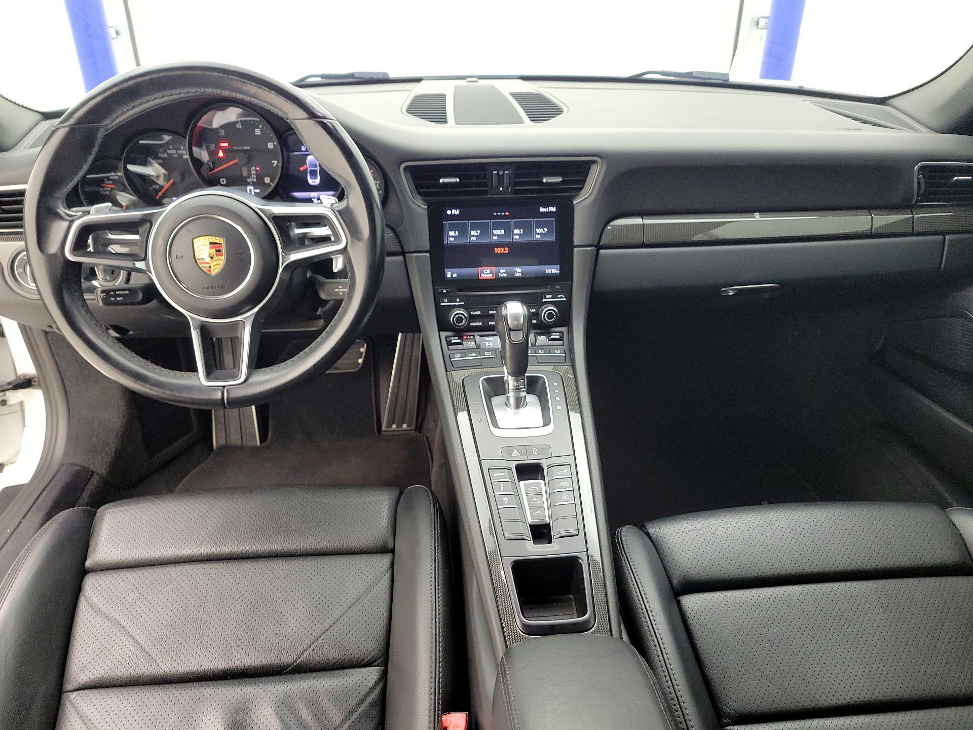 Thumbnail: 2017 Porsche 911 - 9