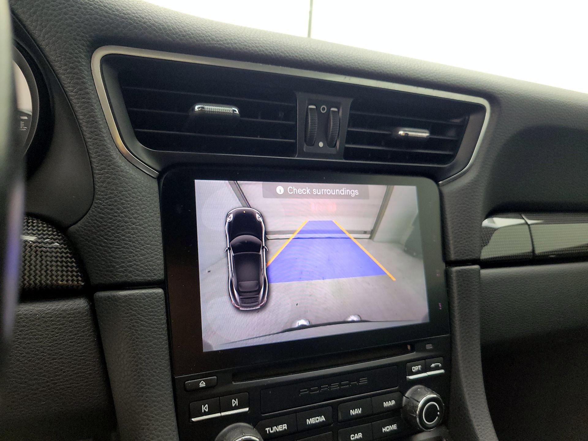 Thumbnail: 2017 Porsche 911 - 14