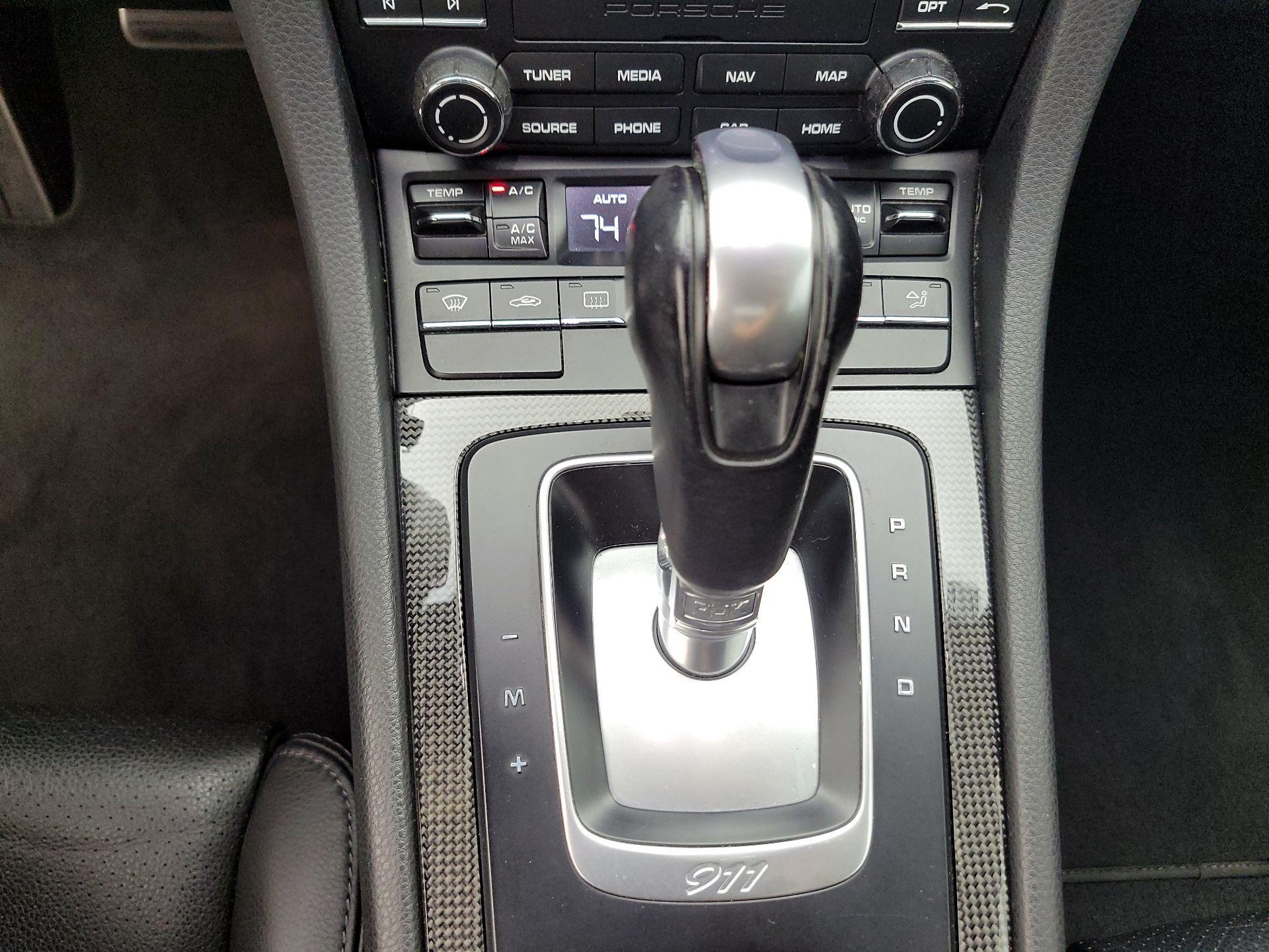 Thumbnail: 2017 Porsche 911 - 17