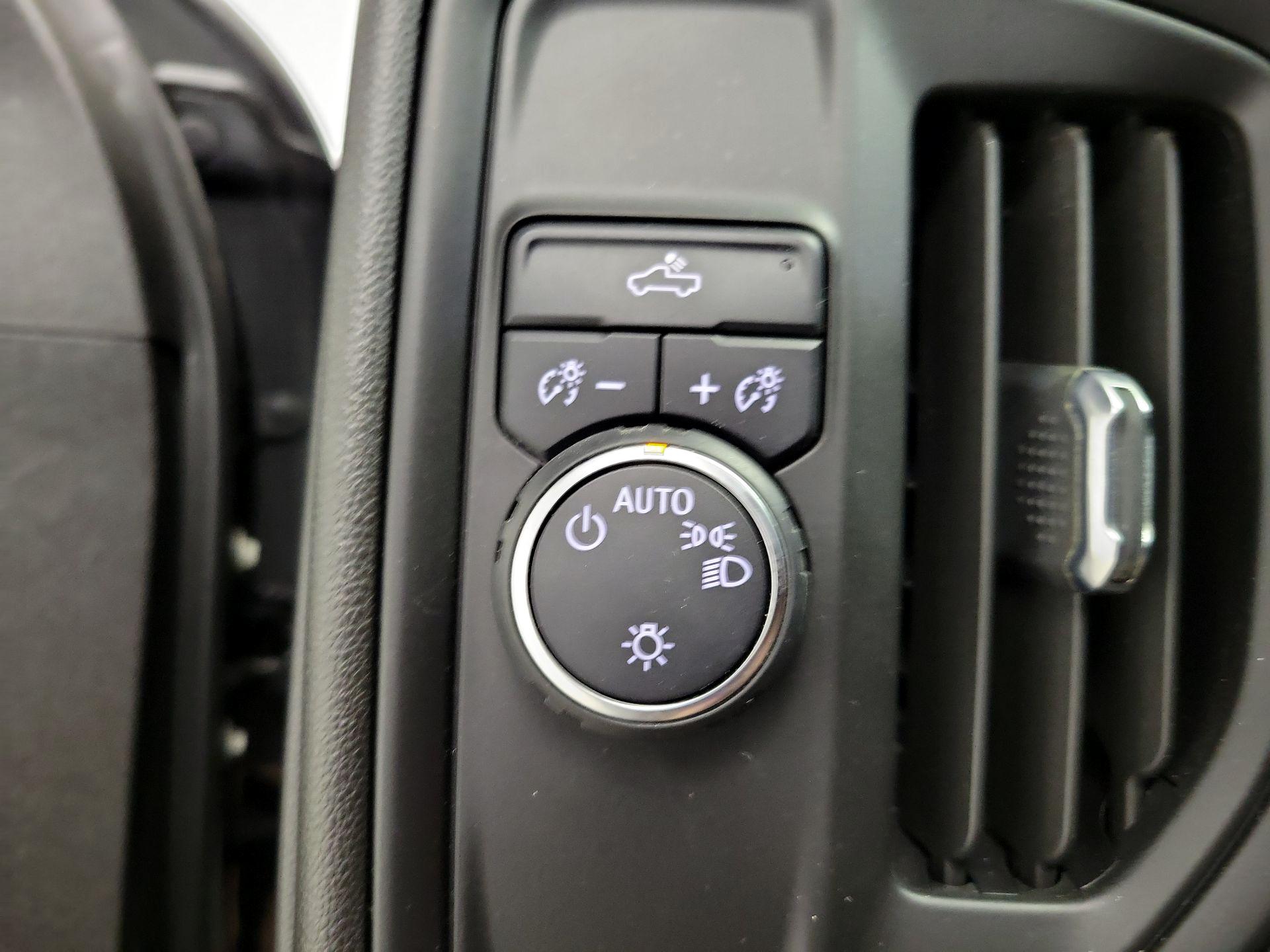 Thumbnail: 2022 Chevrolet Silverado 1500 - 13