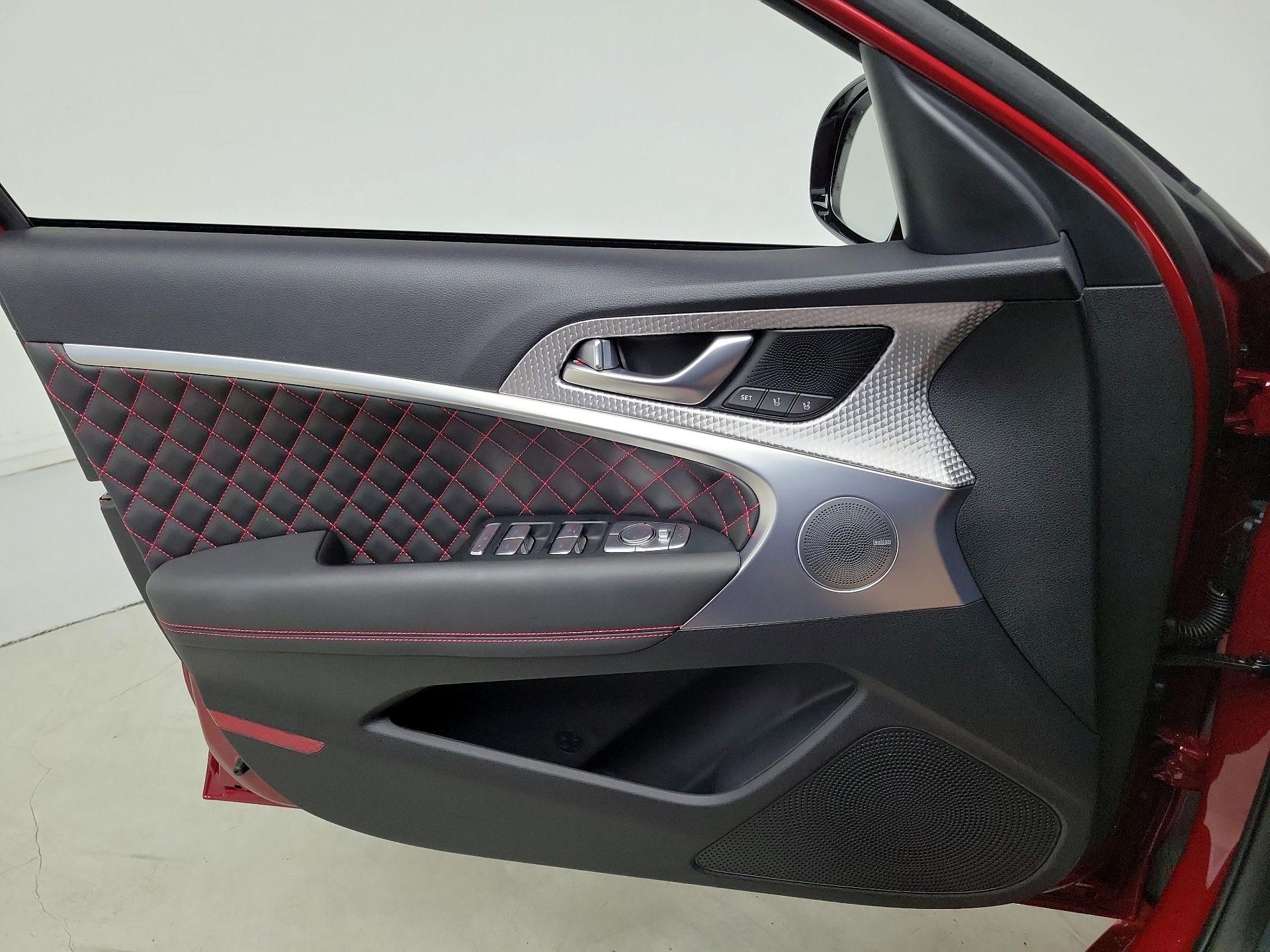 Thumbnail: 2023 Genesis G70 - 12