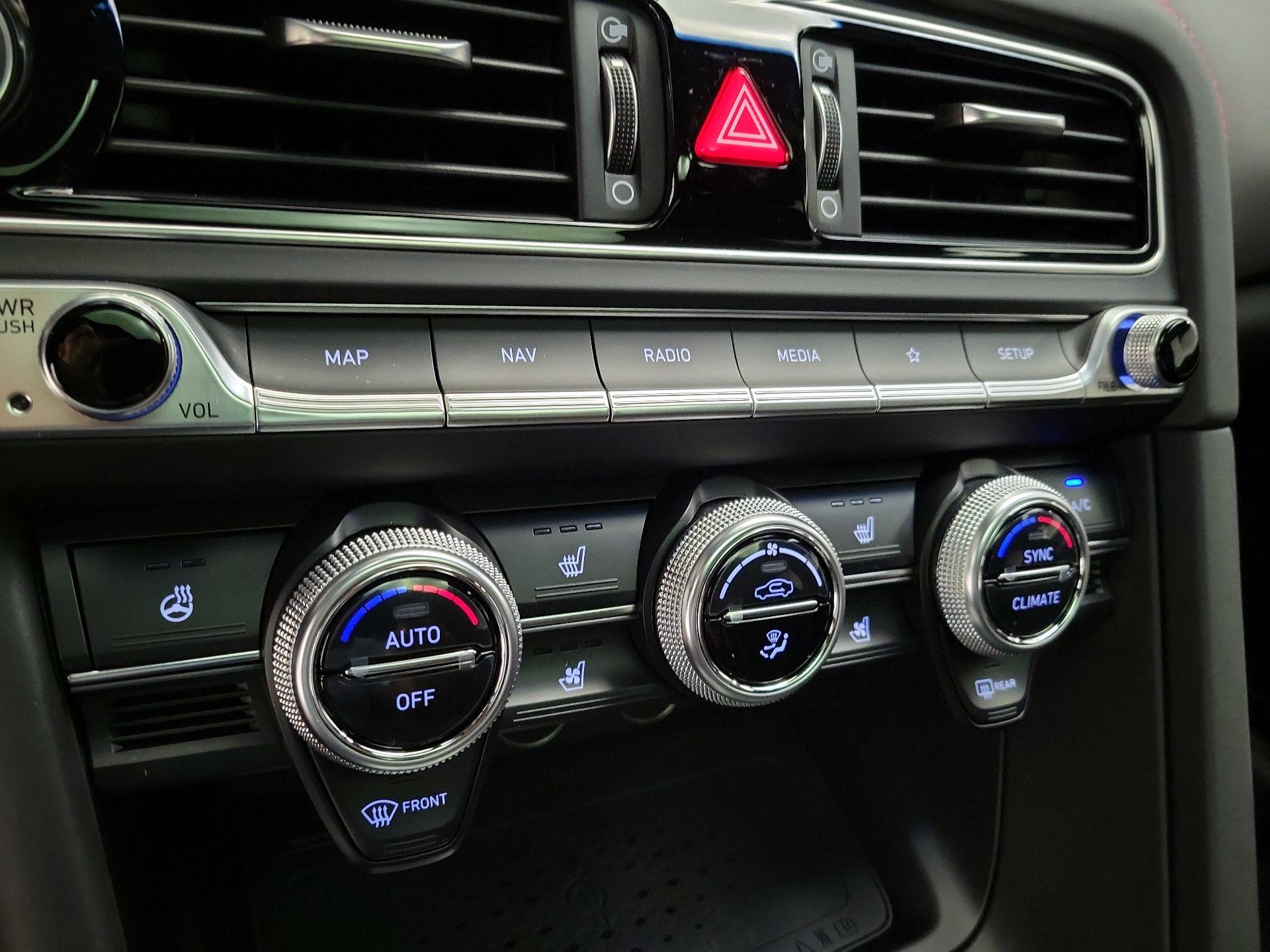 Thumbnail: 2023 Genesis G70 - 17