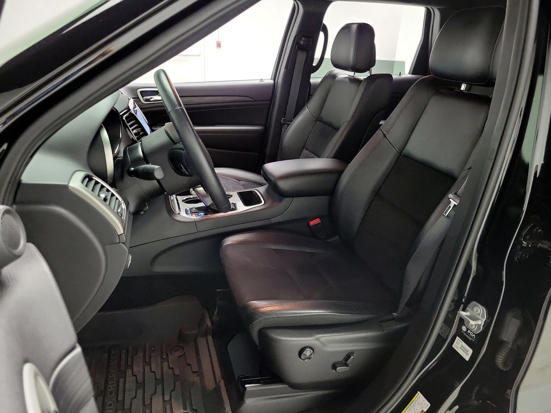 Thumbnail: 2022 Jeep Grand Cherokee - 11