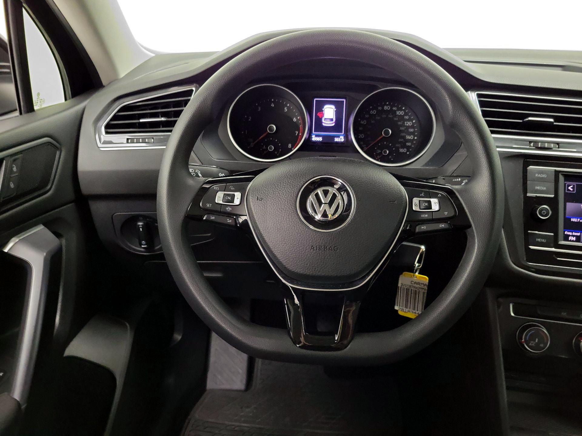 Thumbnail: 2021 Volkswagen Tiguan - 10