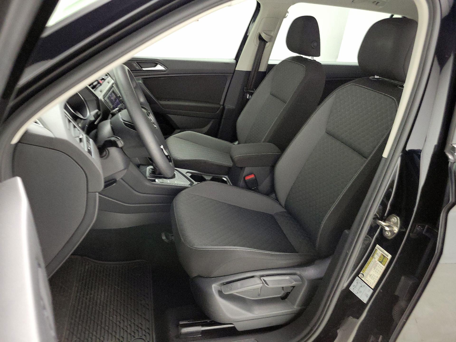 Thumbnail: 2021 Volkswagen Tiguan - 11