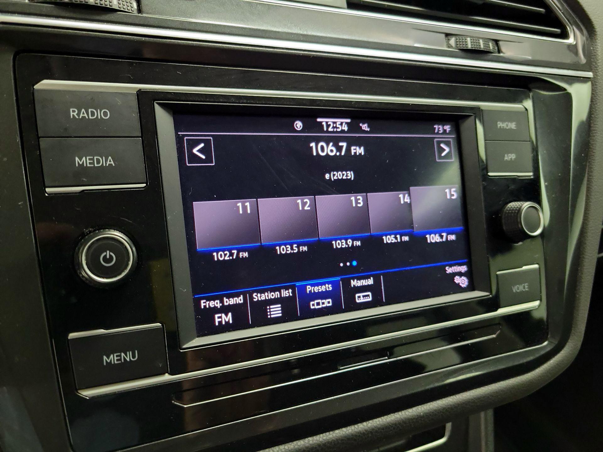 Thumbnail: 2021 Volkswagen Tiguan - 16