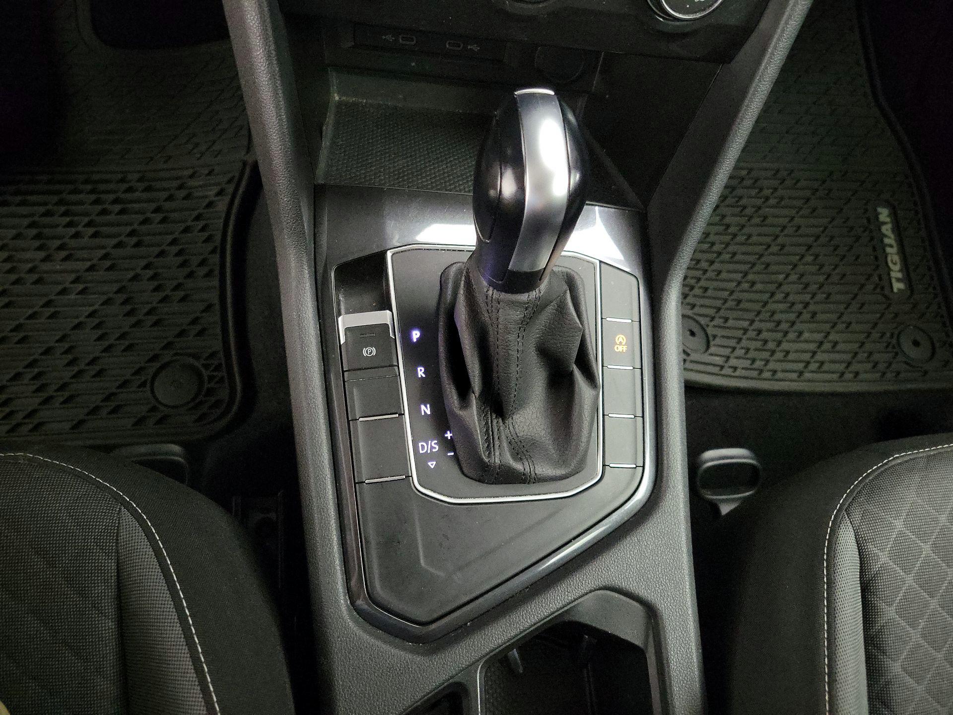 Thumbnail: 2021 Volkswagen Tiguan - 18