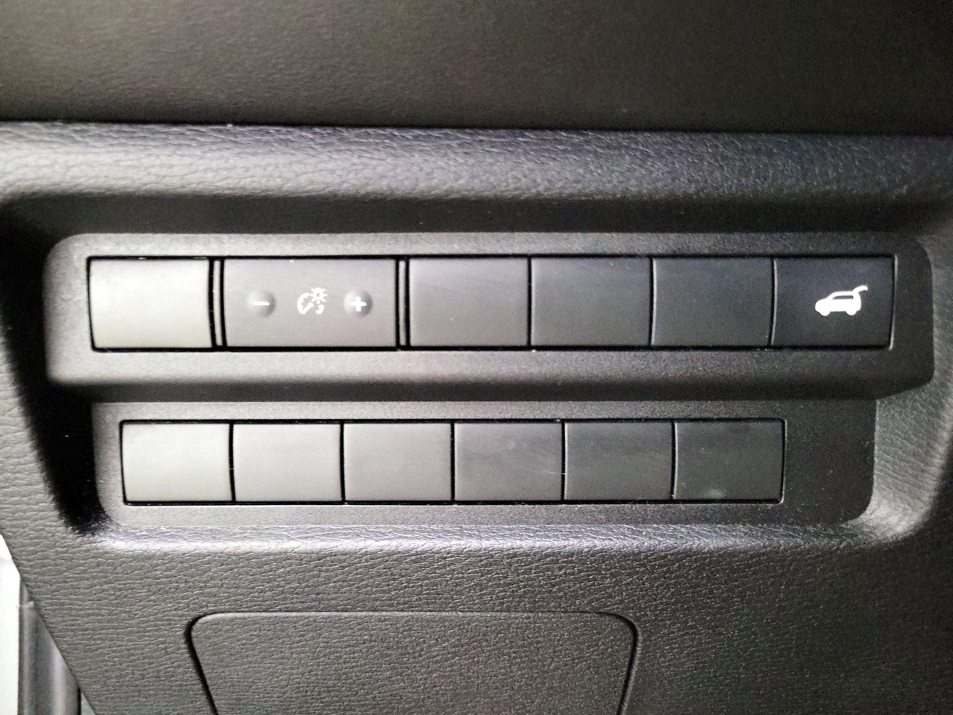 Thumbnail: 2022 Mitsubishi Outlander - 13