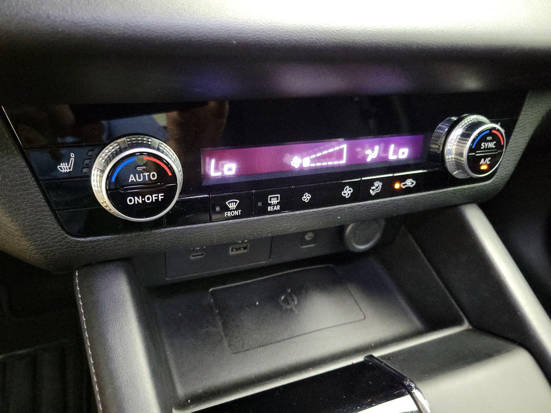 Thumbnail: 2022 Mitsubishi Outlander - 17