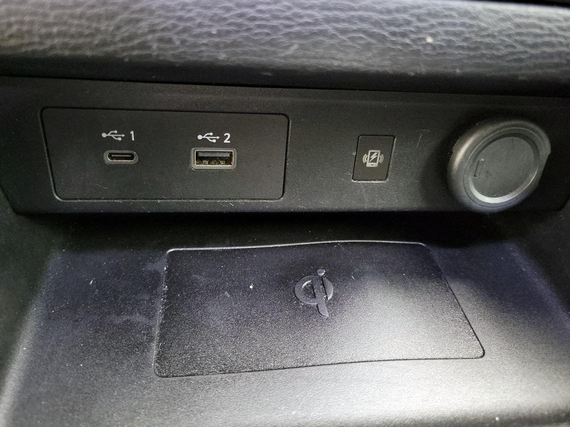 Thumbnail: 2022 Mitsubishi Outlander - 19