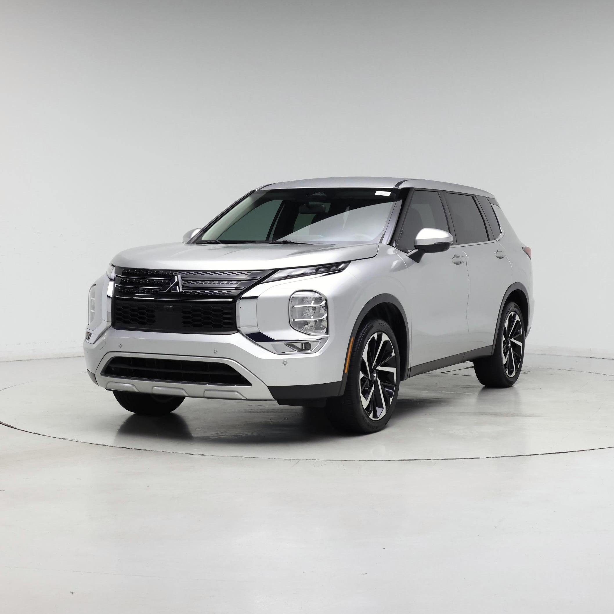 Thumbnail: 2022 Mitsubishi Outlander - 4