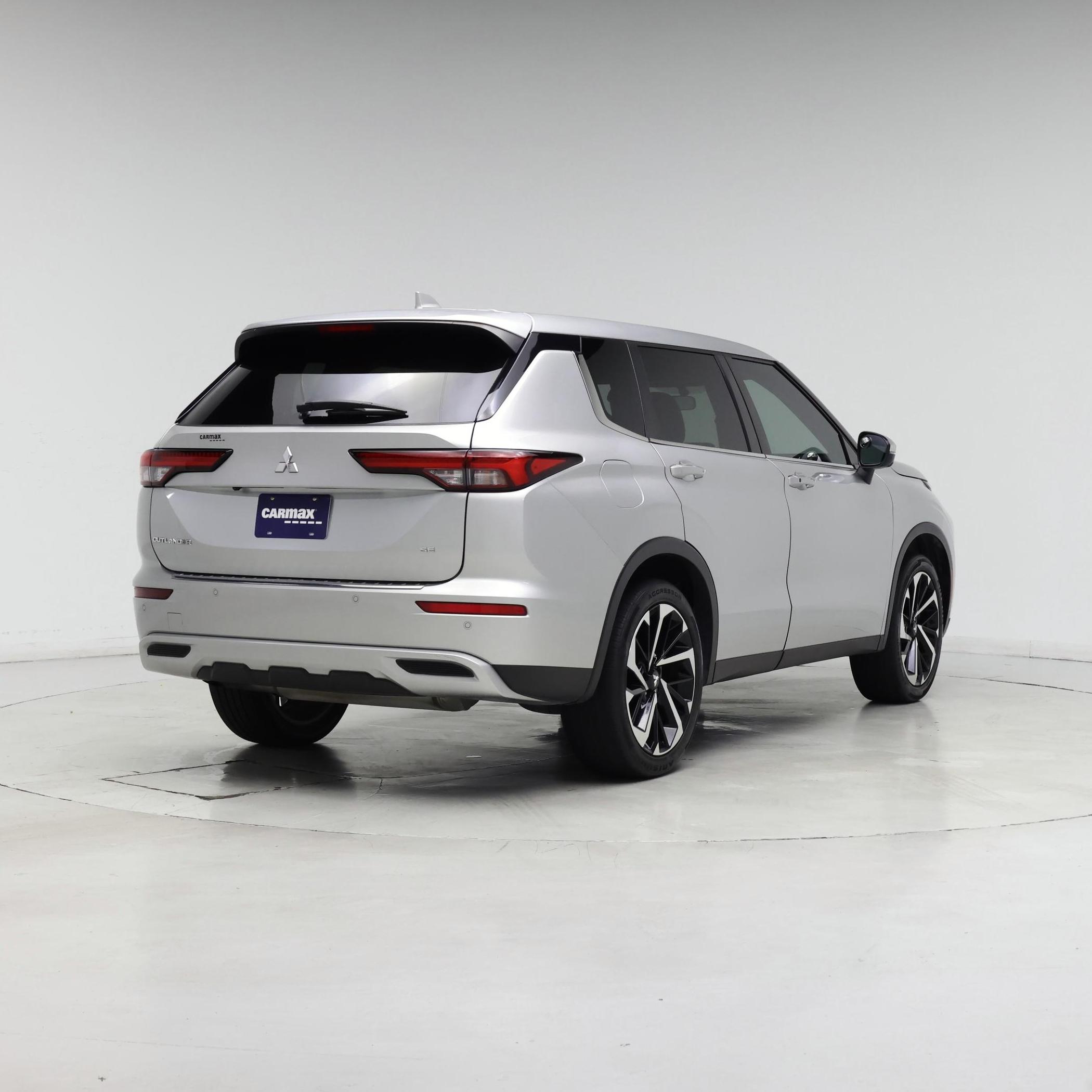 Thumbnail: 2022 Mitsubishi Outlander - 8