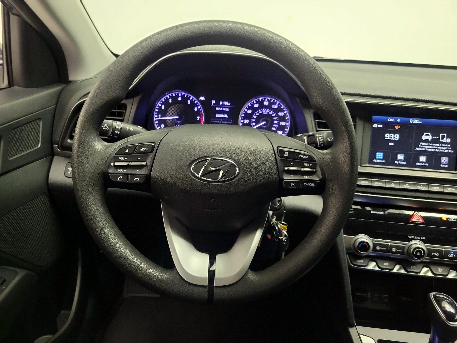 Thumbnail: 2020 Hyundai Elantra - 10