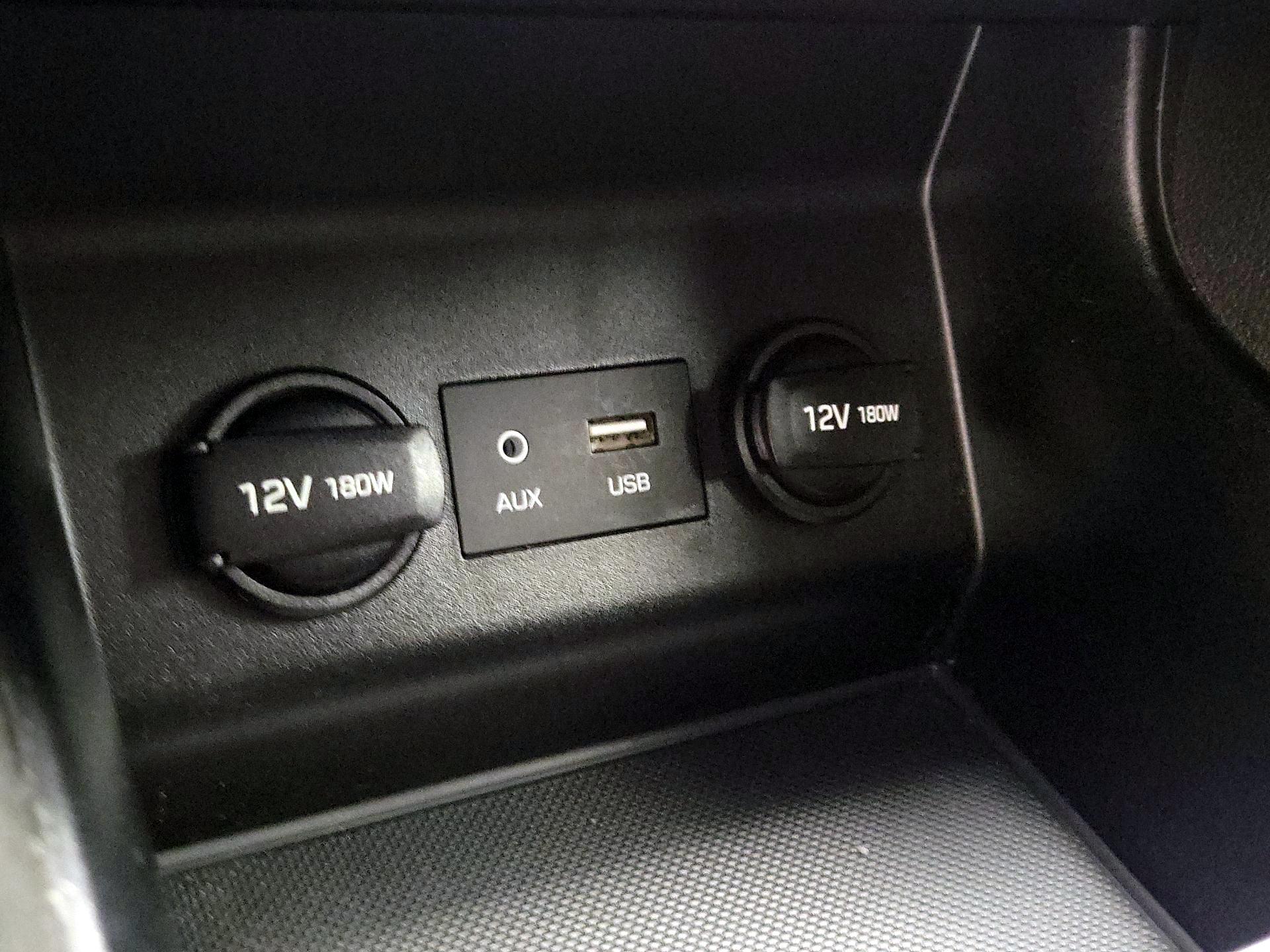 Thumbnail: 2020 Hyundai Elantra - 18