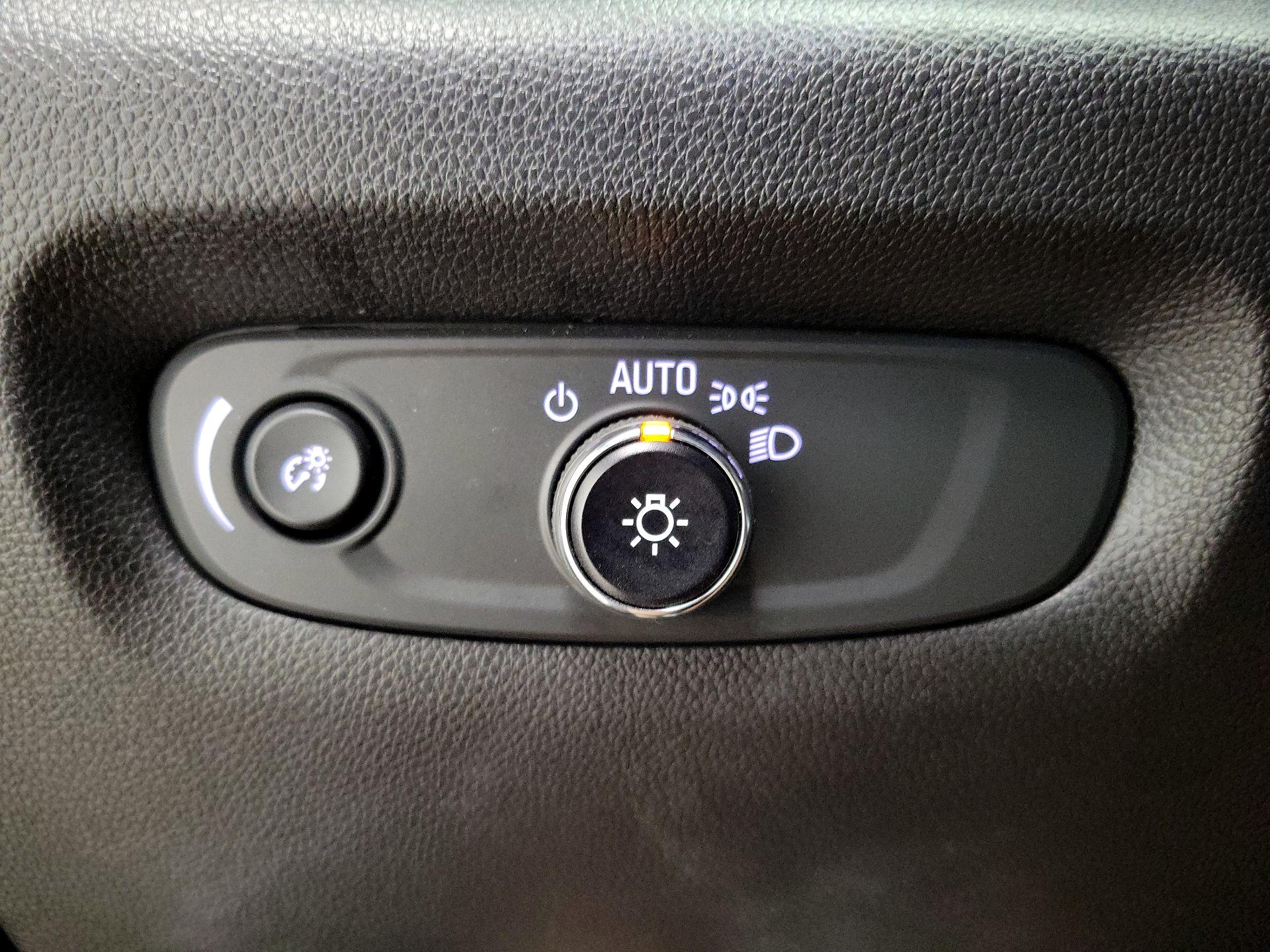 Thumbnail: 2023 Chevrolet Traverse - 13