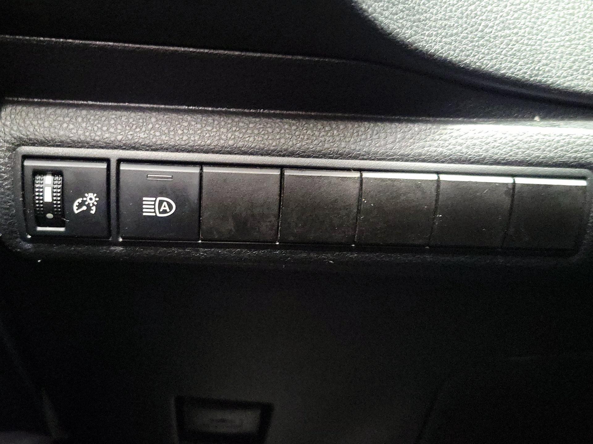 Thumbnail: 2020 Toyota Corolla - 13