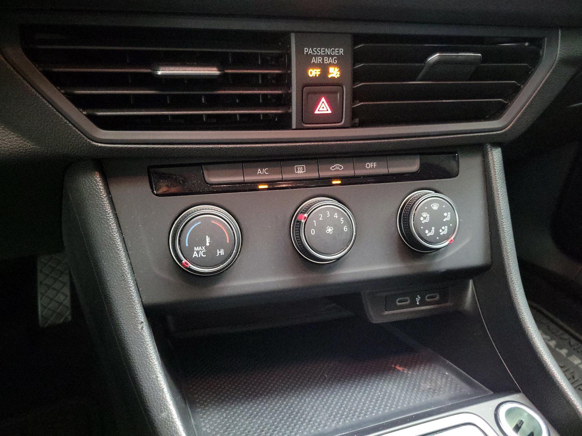 Thumbnail: 2021 Volkswagen Jetta - 16