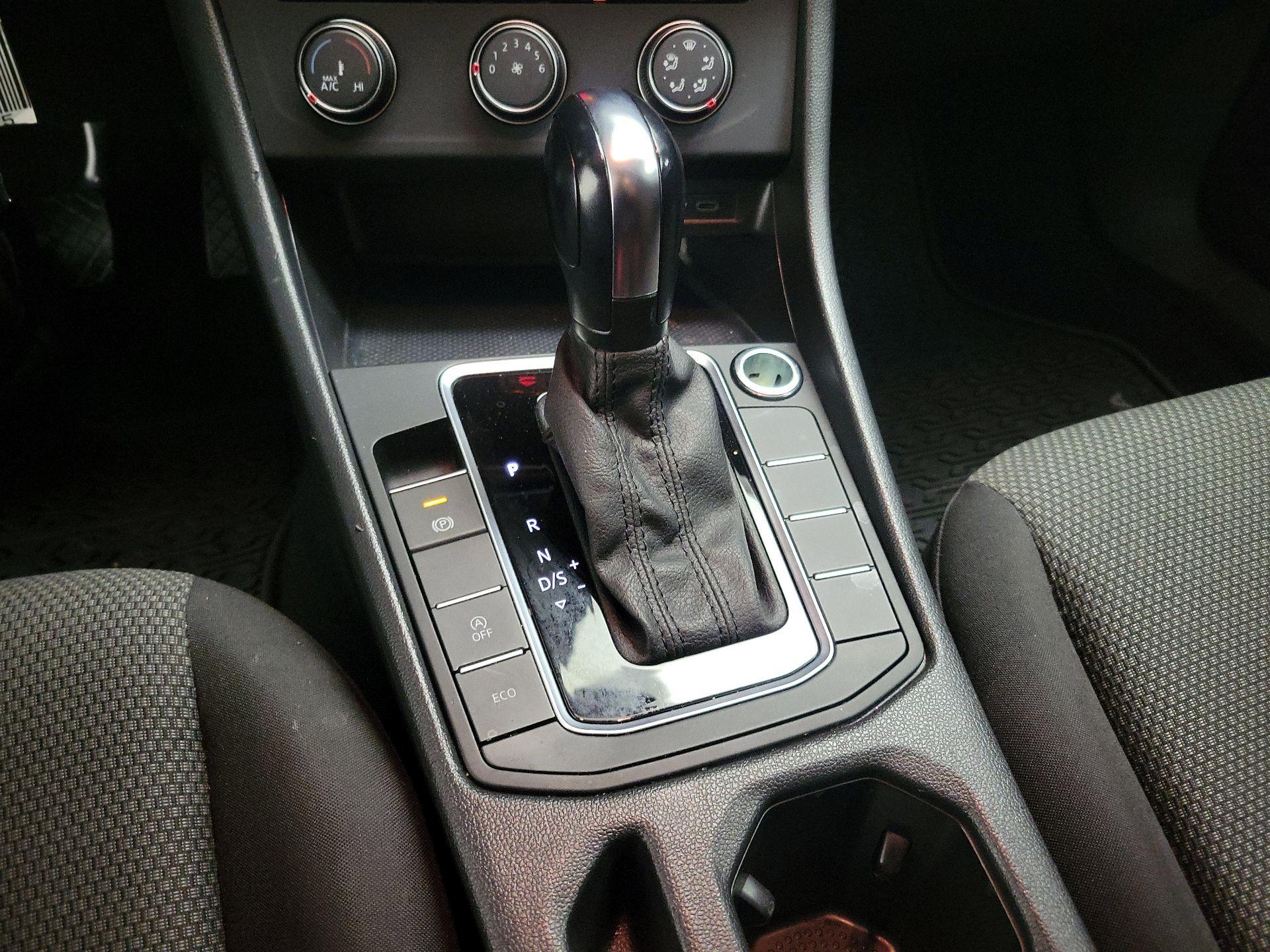 Thumbnail: 2021 Volkswagen Jetta - 17