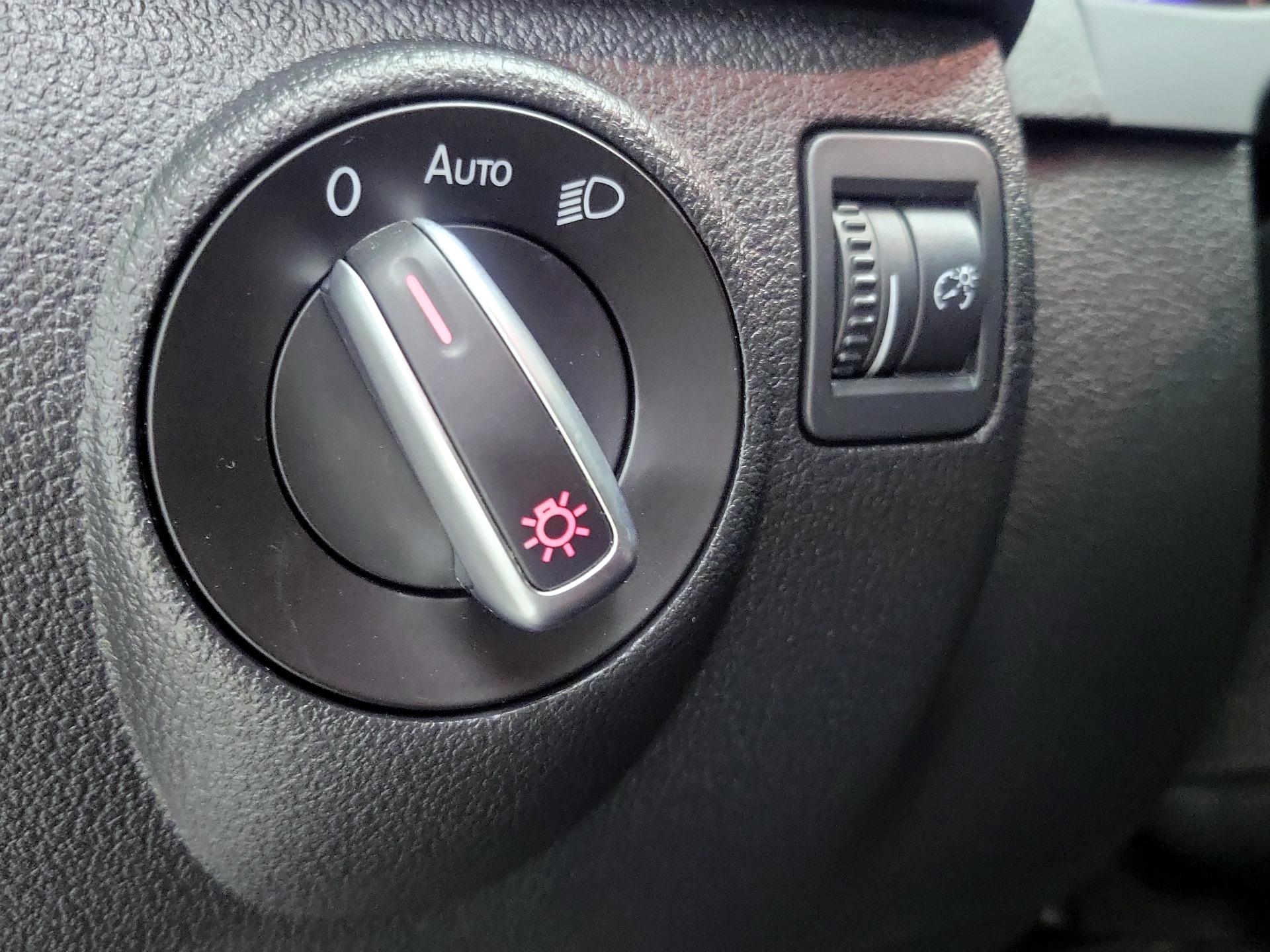 Thumbnail: 2016 Volkswagen Tiguan - 13