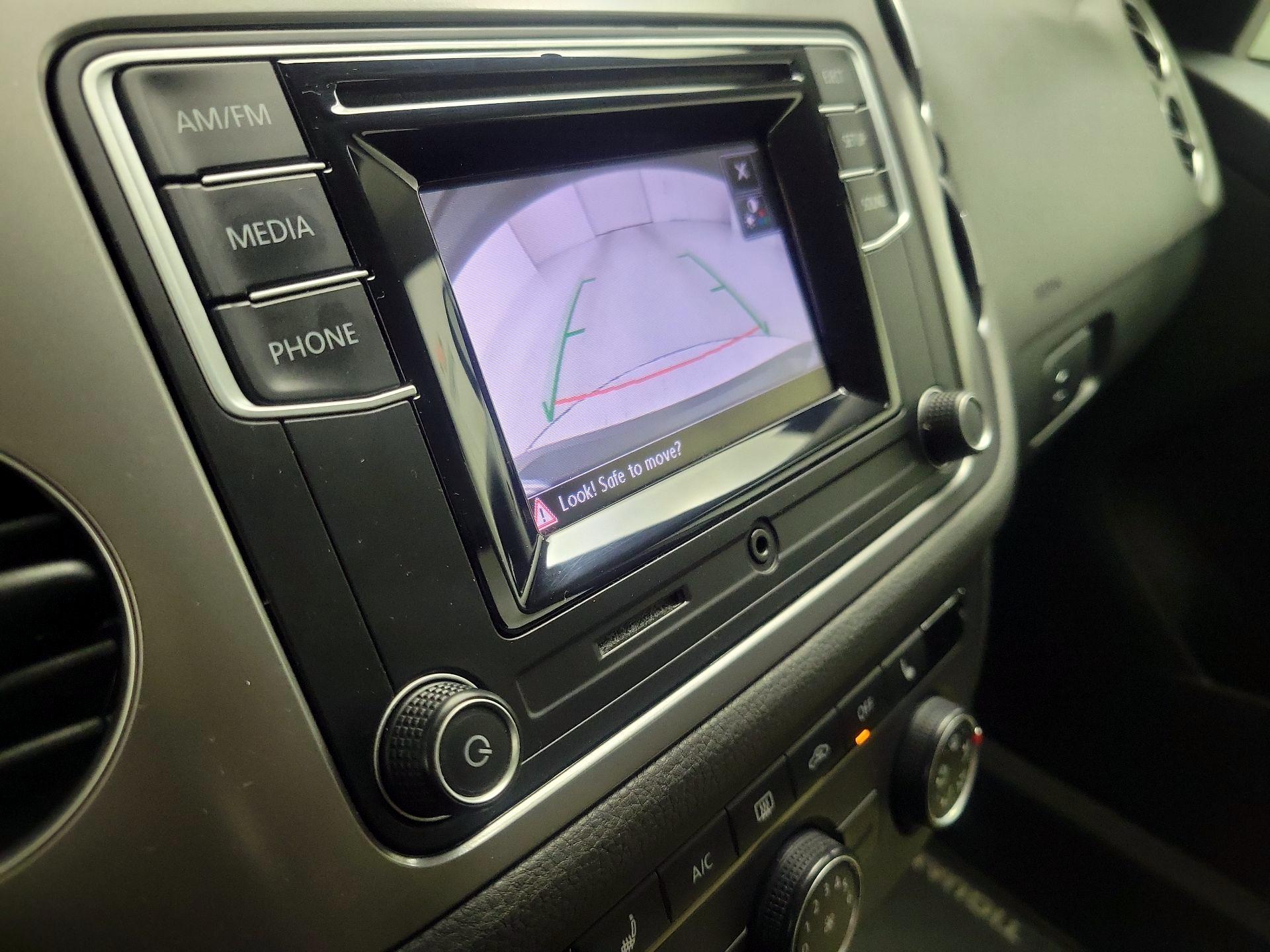 Thumbnail: 2016 Volkswagen Tiguan - 14