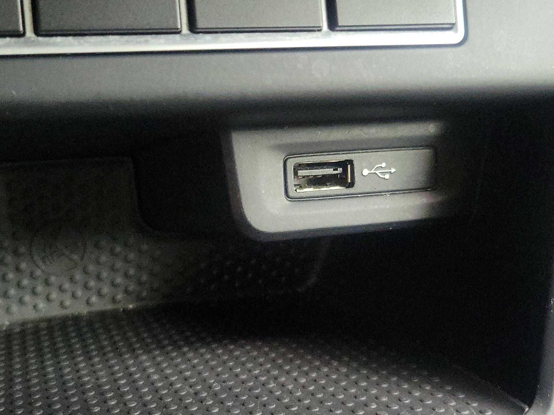 Thumbnail: 2016 Volkswagen Tiguan - 18