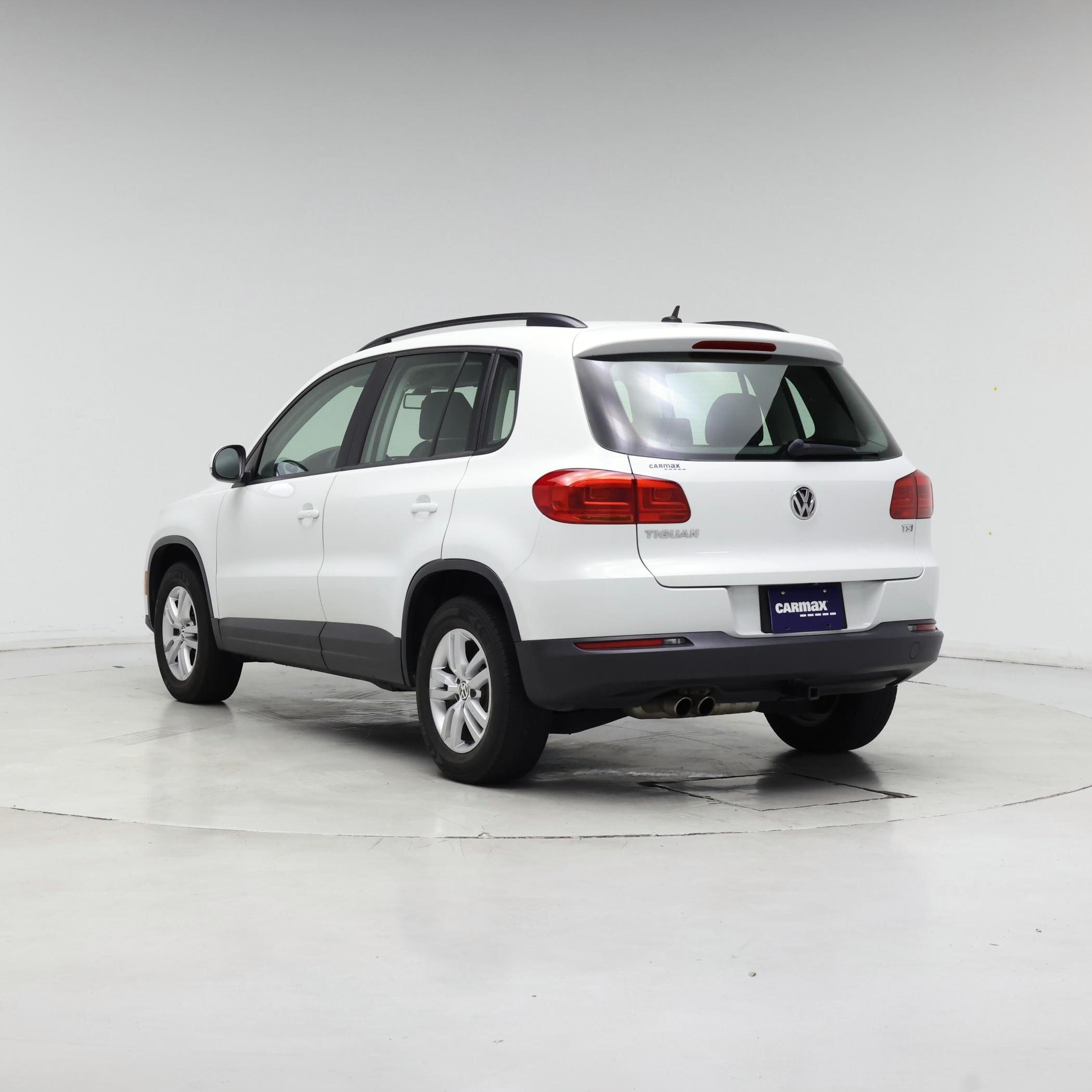 Thumbnail: 2016 Volkswagen Tiguan - 2