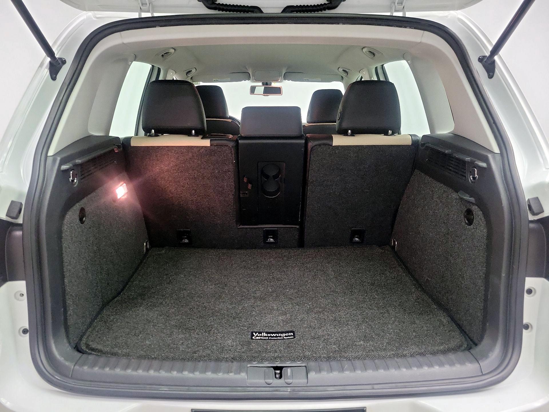 Thumbnail: 2016 Volkswagen Tiguan - 20