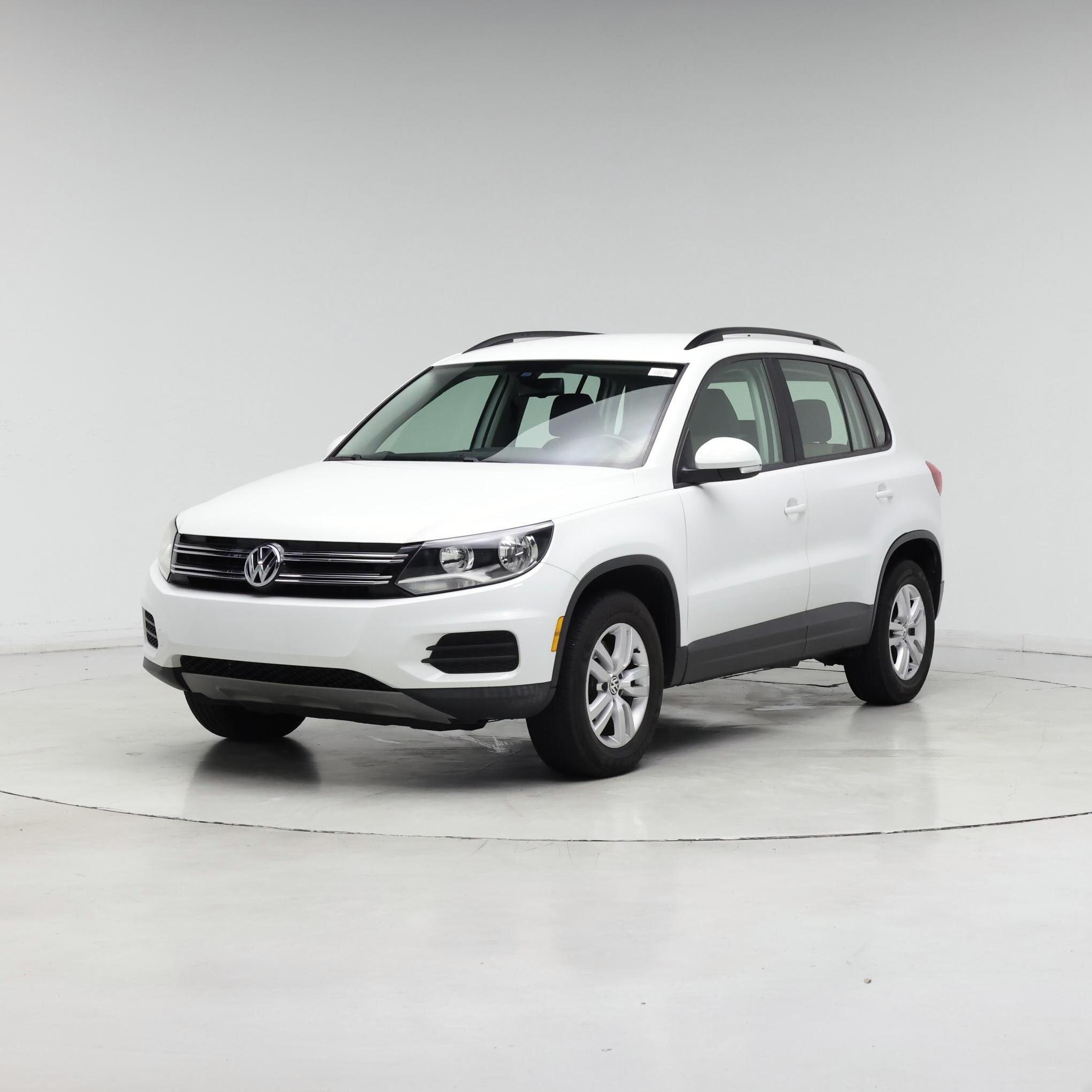 Thumbnail: 2016 Volkswagen Tiguan - 4