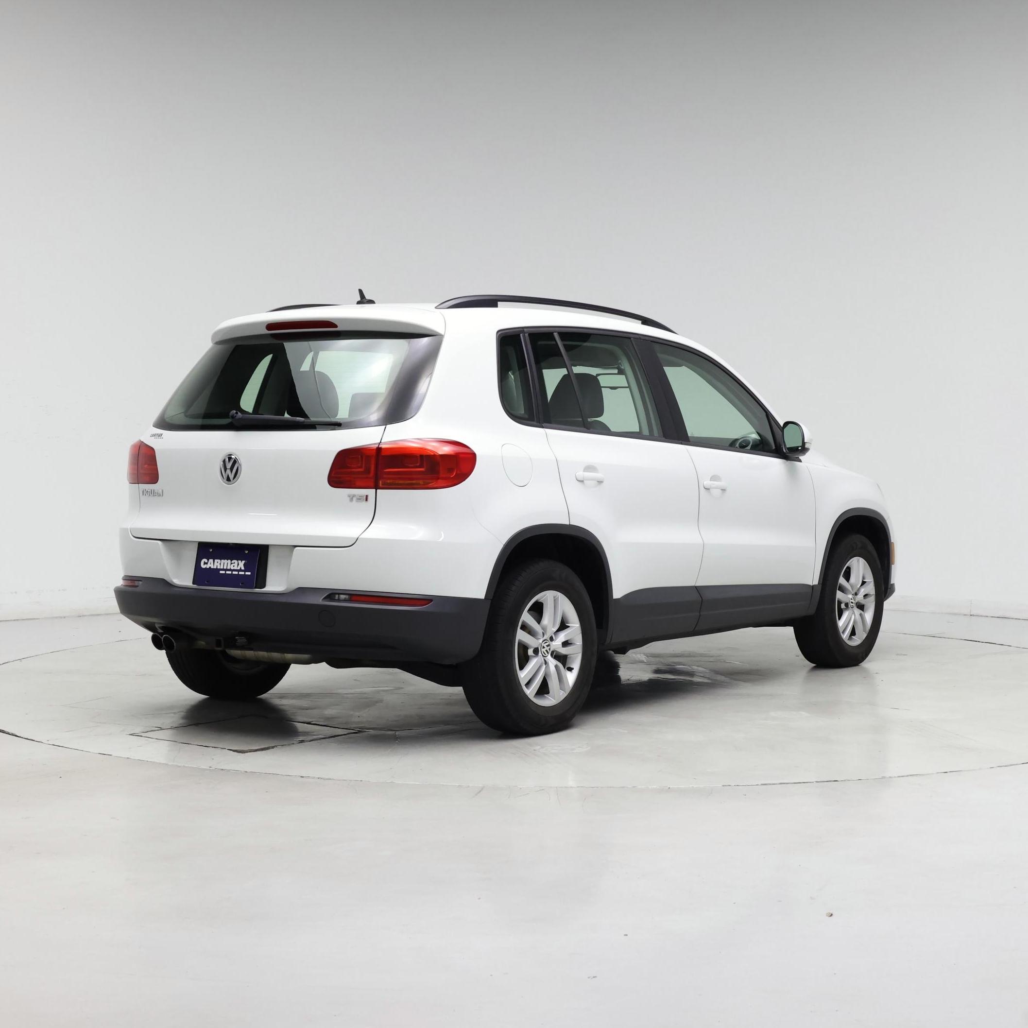 Thumbnail: 2016 Volkswagen Tiguan - 8