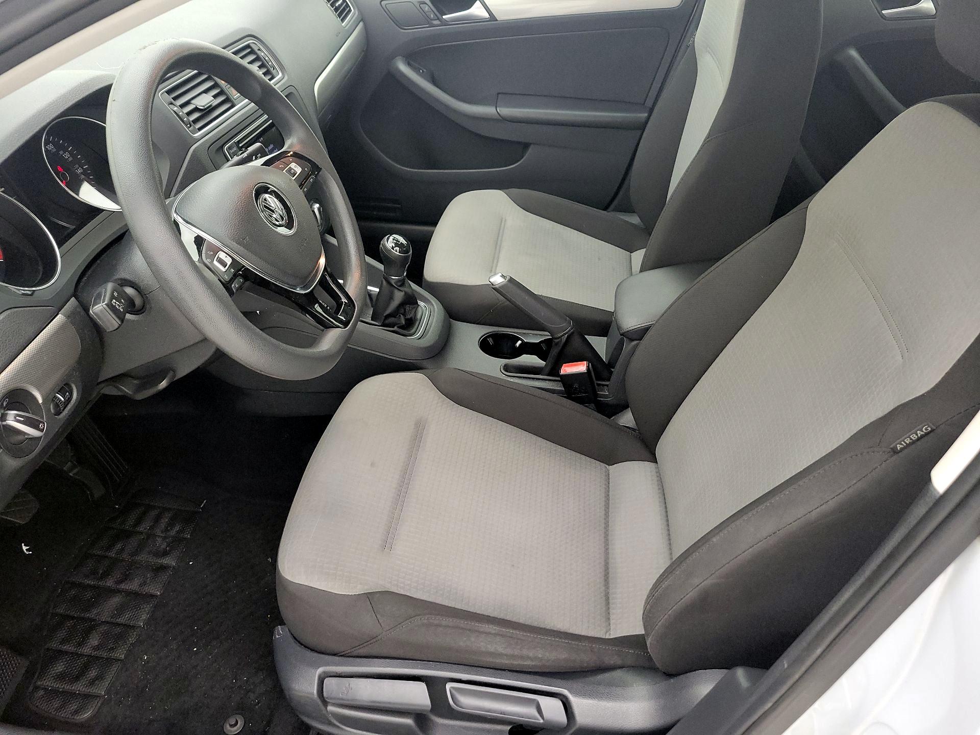 Thumbnail: 2017 Volkswagen Jetta - 11