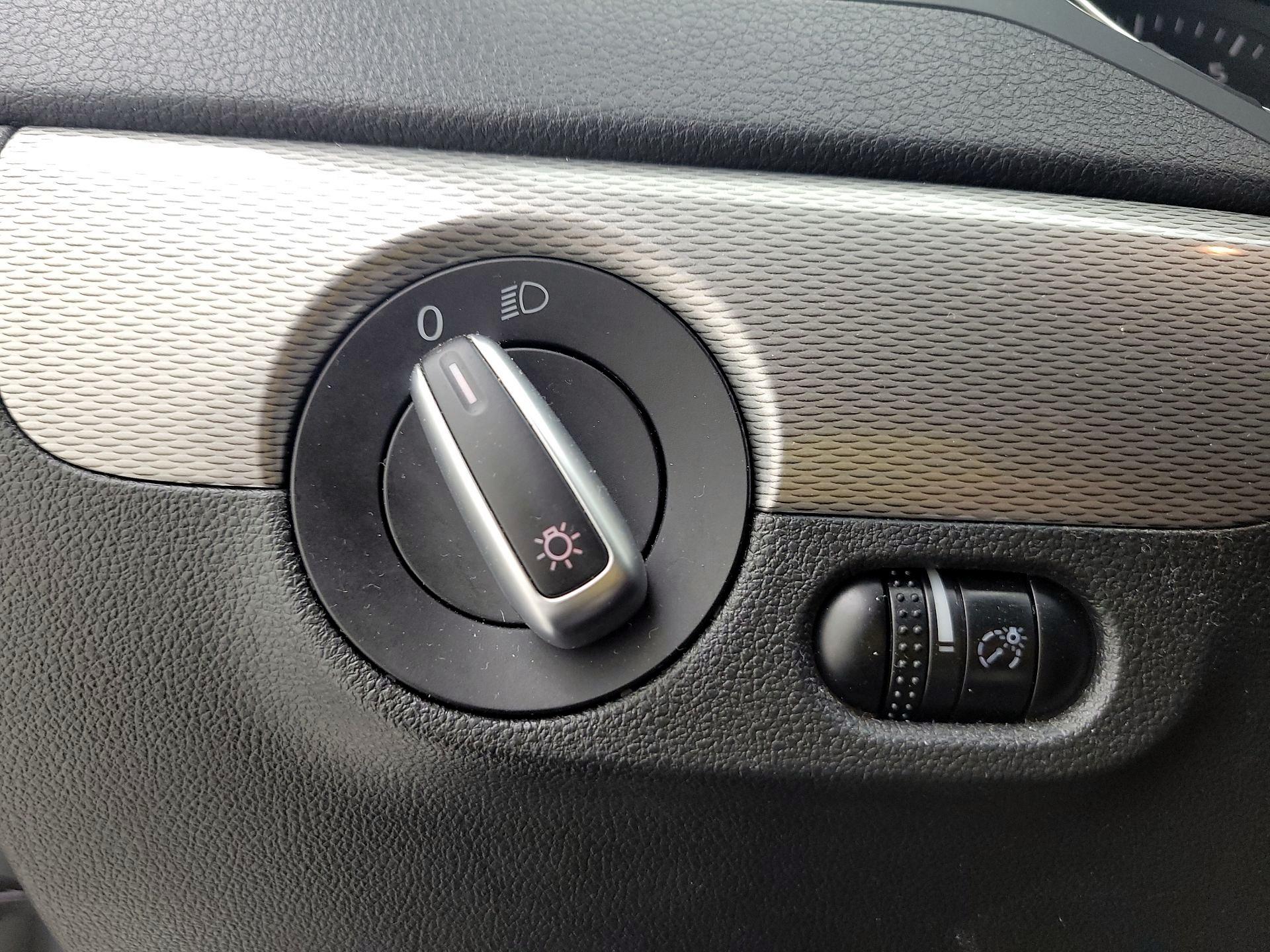 Thumbnail: 2017 Volkswagen Jetta - 13