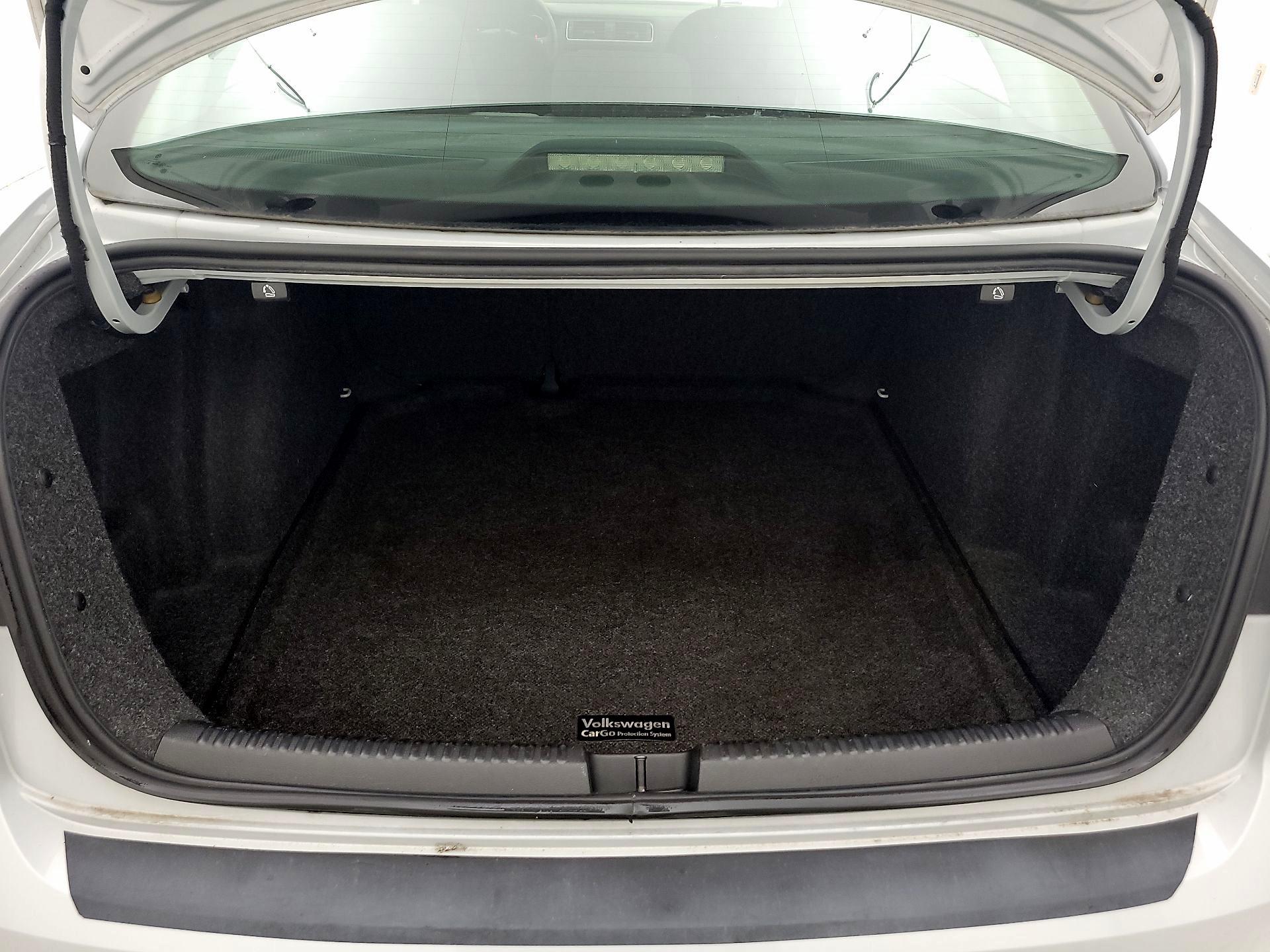 Thumbnail: 2017 Volkswagen Jetta - 20