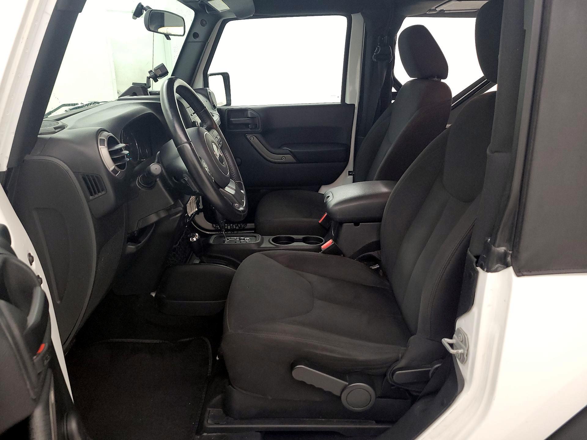 Thumbnail: 2017 Jeep Wrangler - 11