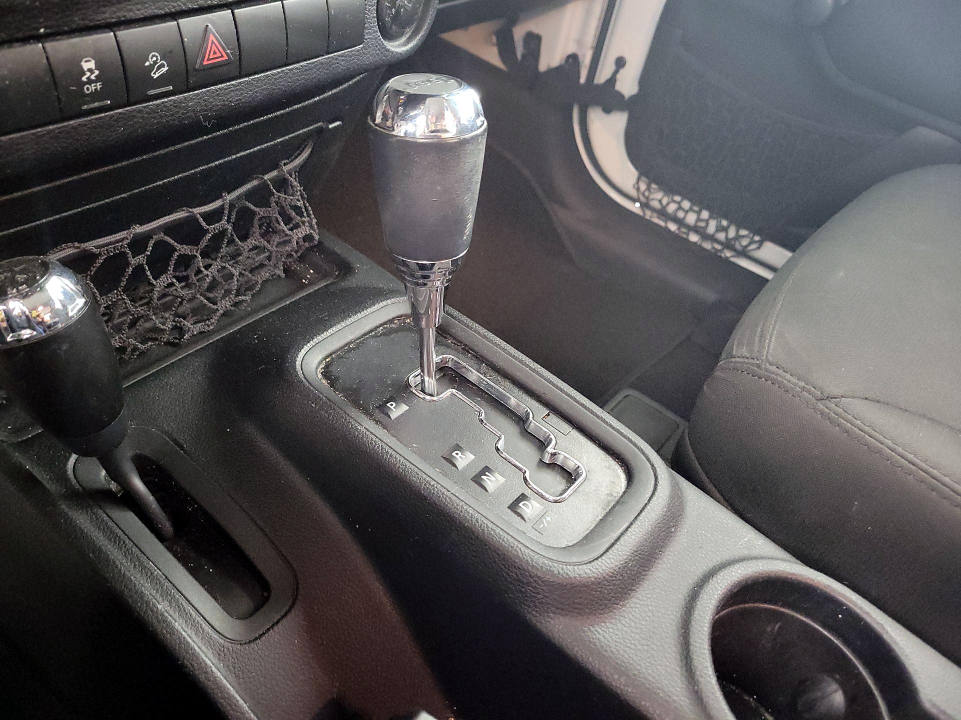 Thumbnail: 2017 Jeep Wrangler - 15