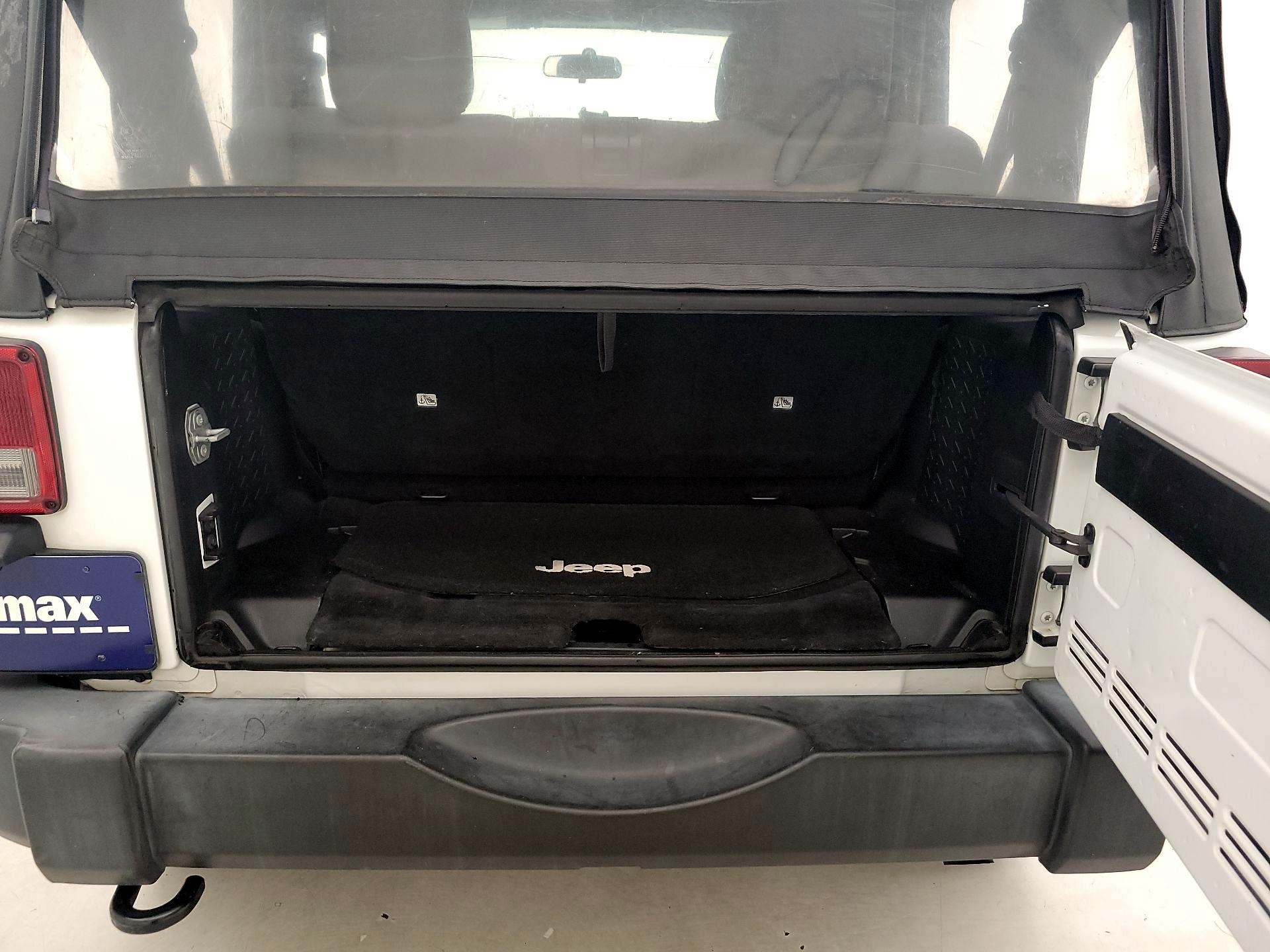 Thumbnail: 2017 Jeep Wrangler - 18