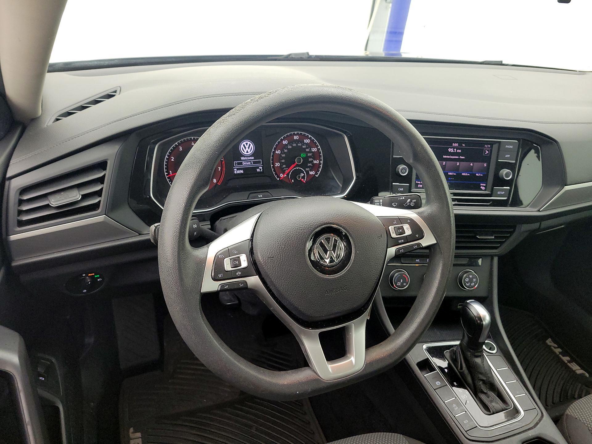 Thumbnail: 2019 Volkswagen Jetta - 9