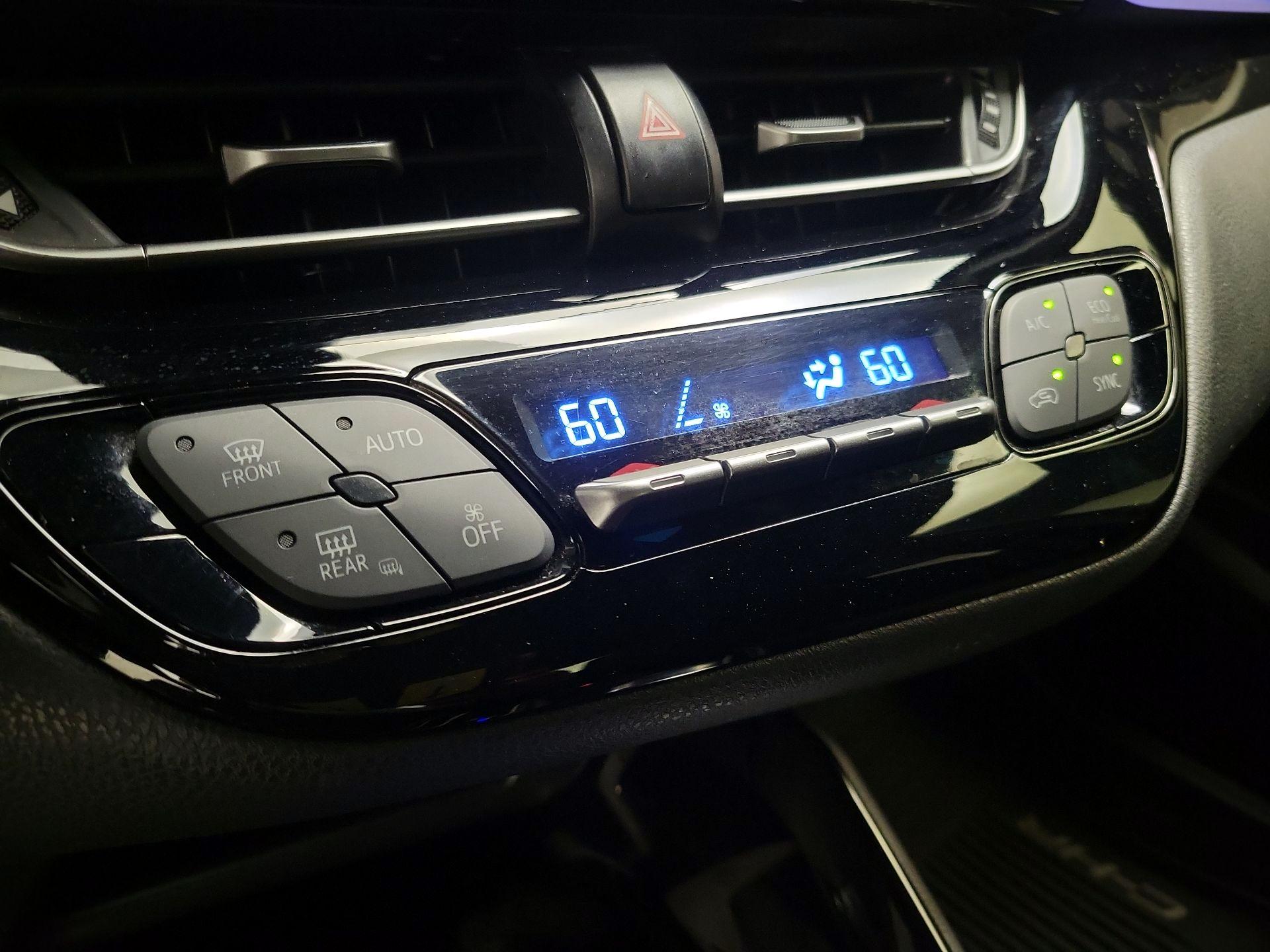 Thumbnail: 2020 Toyota C-HR - 16