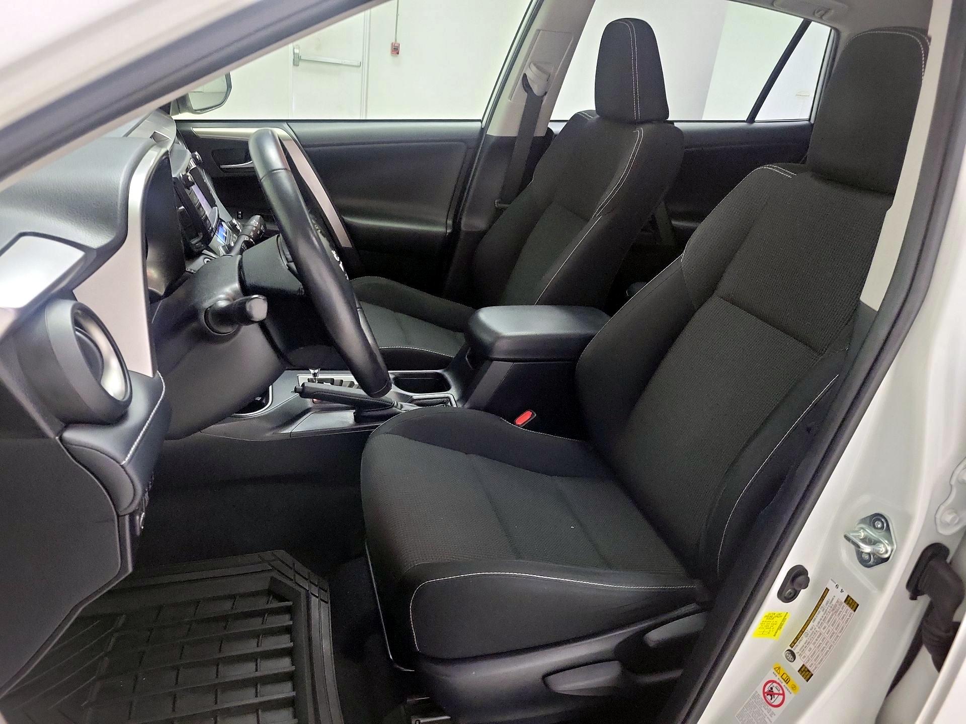 Thumbnail: 2018 Toyota RAV4 - 11