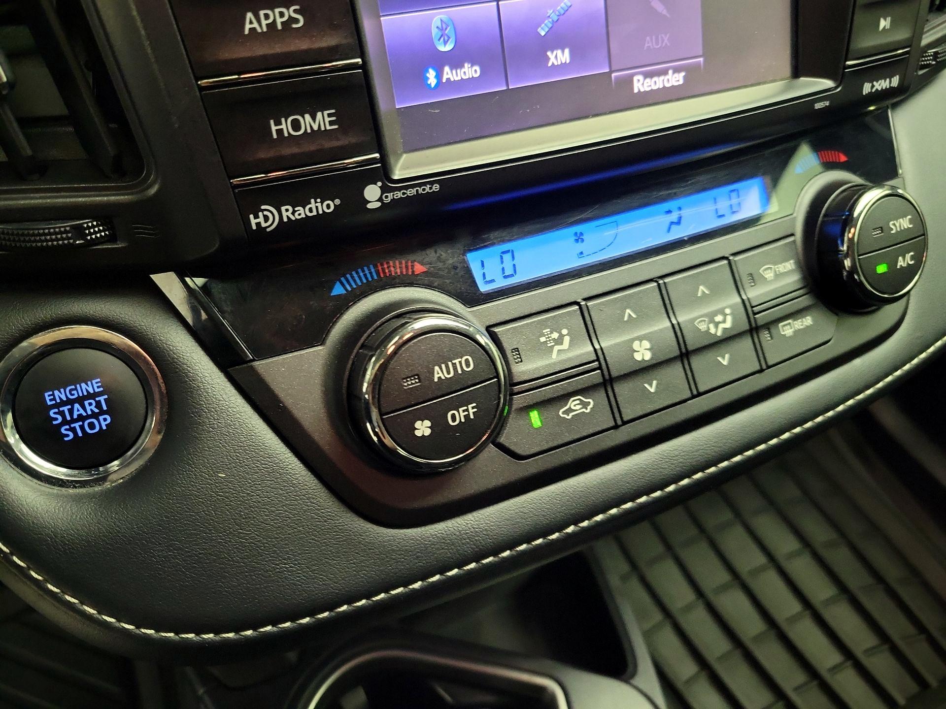 Thumbnail: 2018 Toyota RAV4 - 17