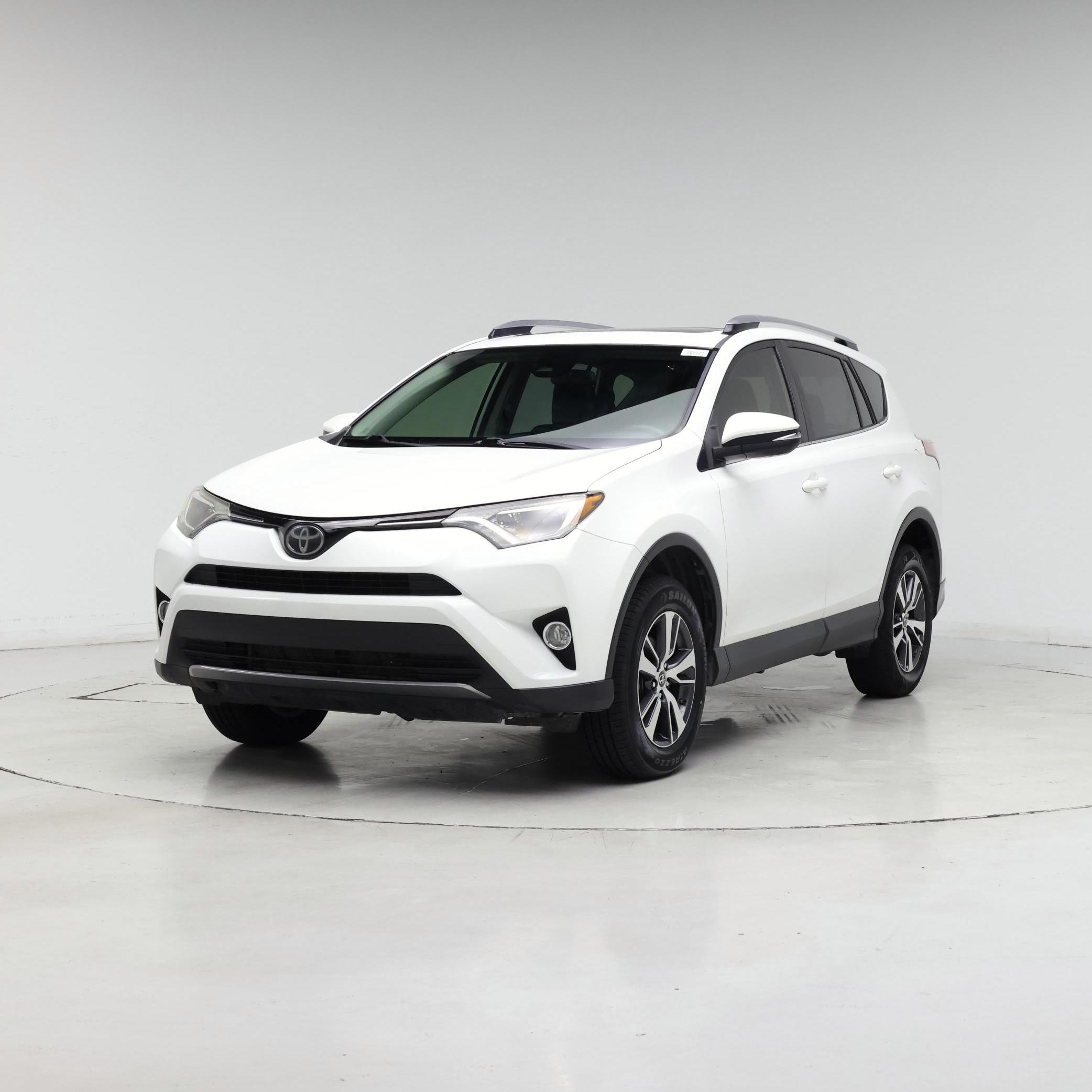 Thumbnail: 2018 Toyota RAV4 - 4