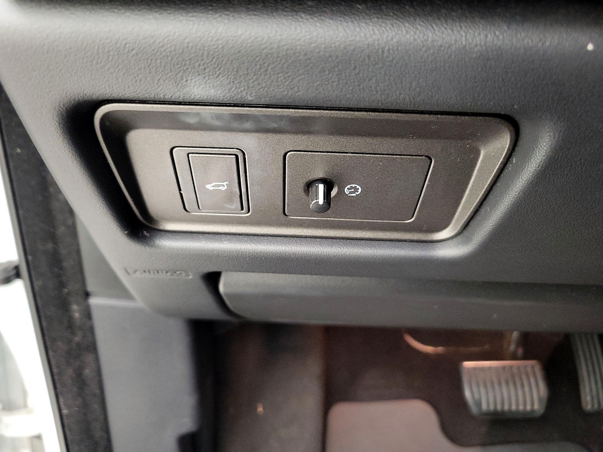 Thumbnail: 2018 Land Rover Range Rover Evoque - 13