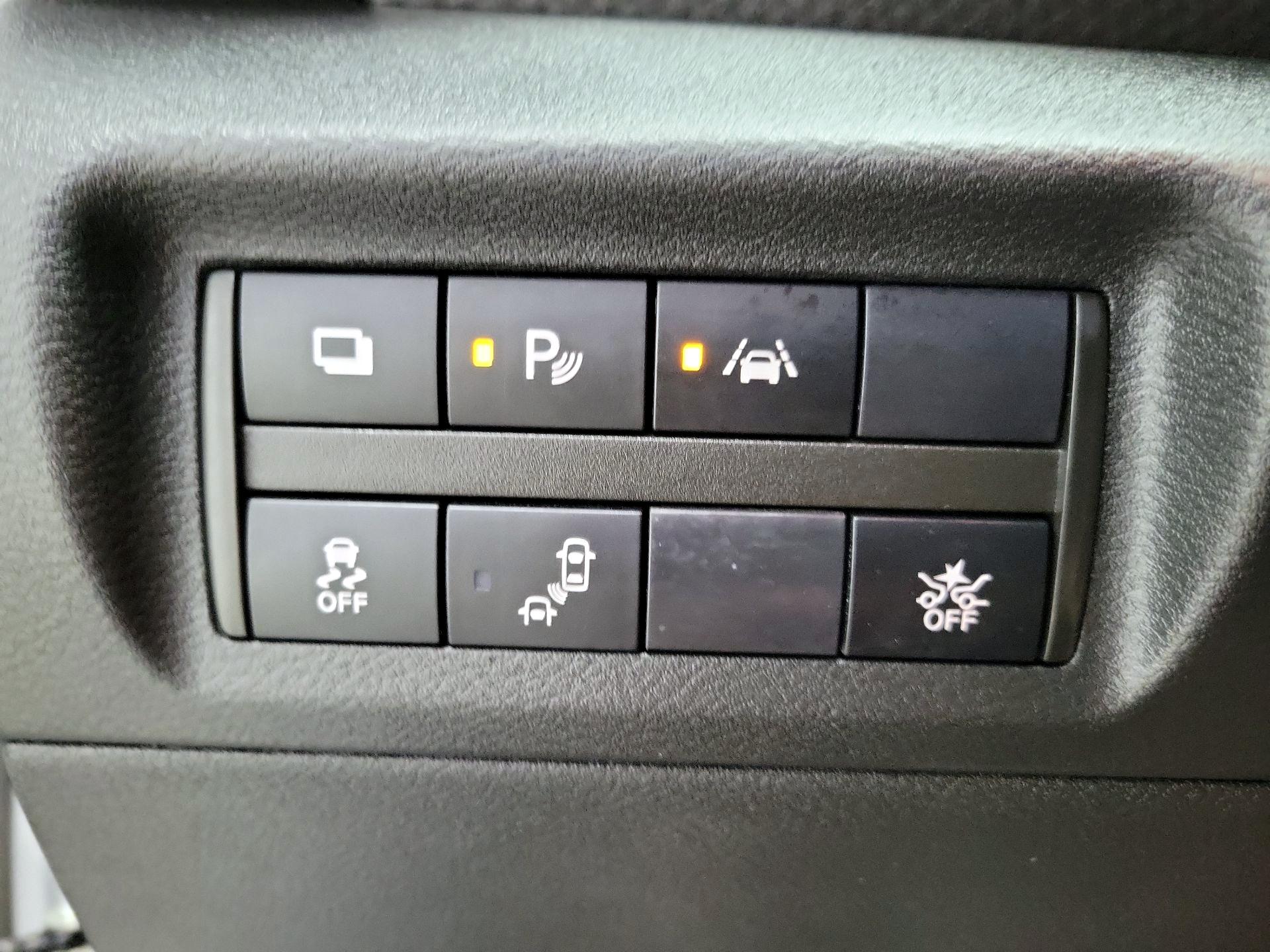 Thumbnail: 2020 Nissan Kicks - 13