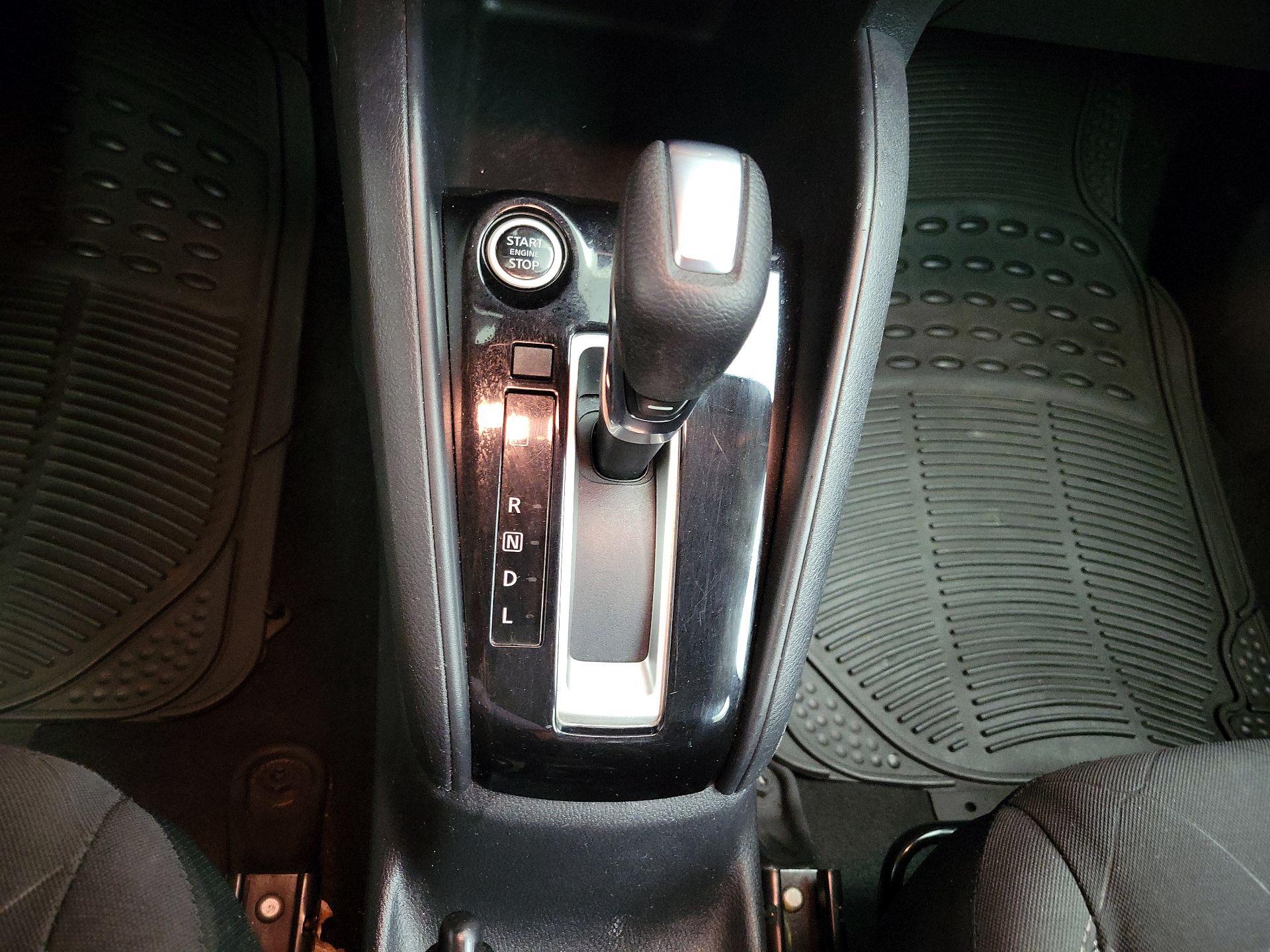 Thumbnail: 2020 Nissan Kicks - 17