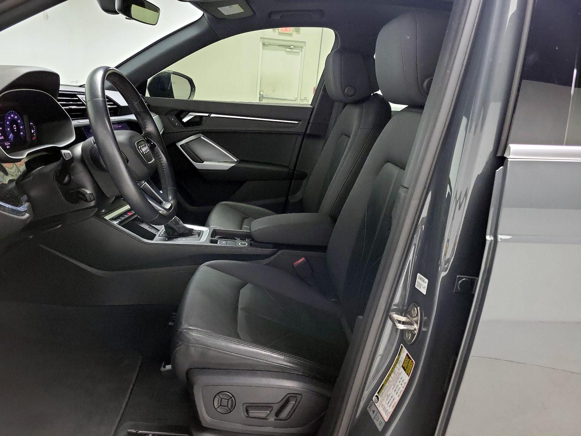 Thumbnail: 2020 Audi Q3 - 11