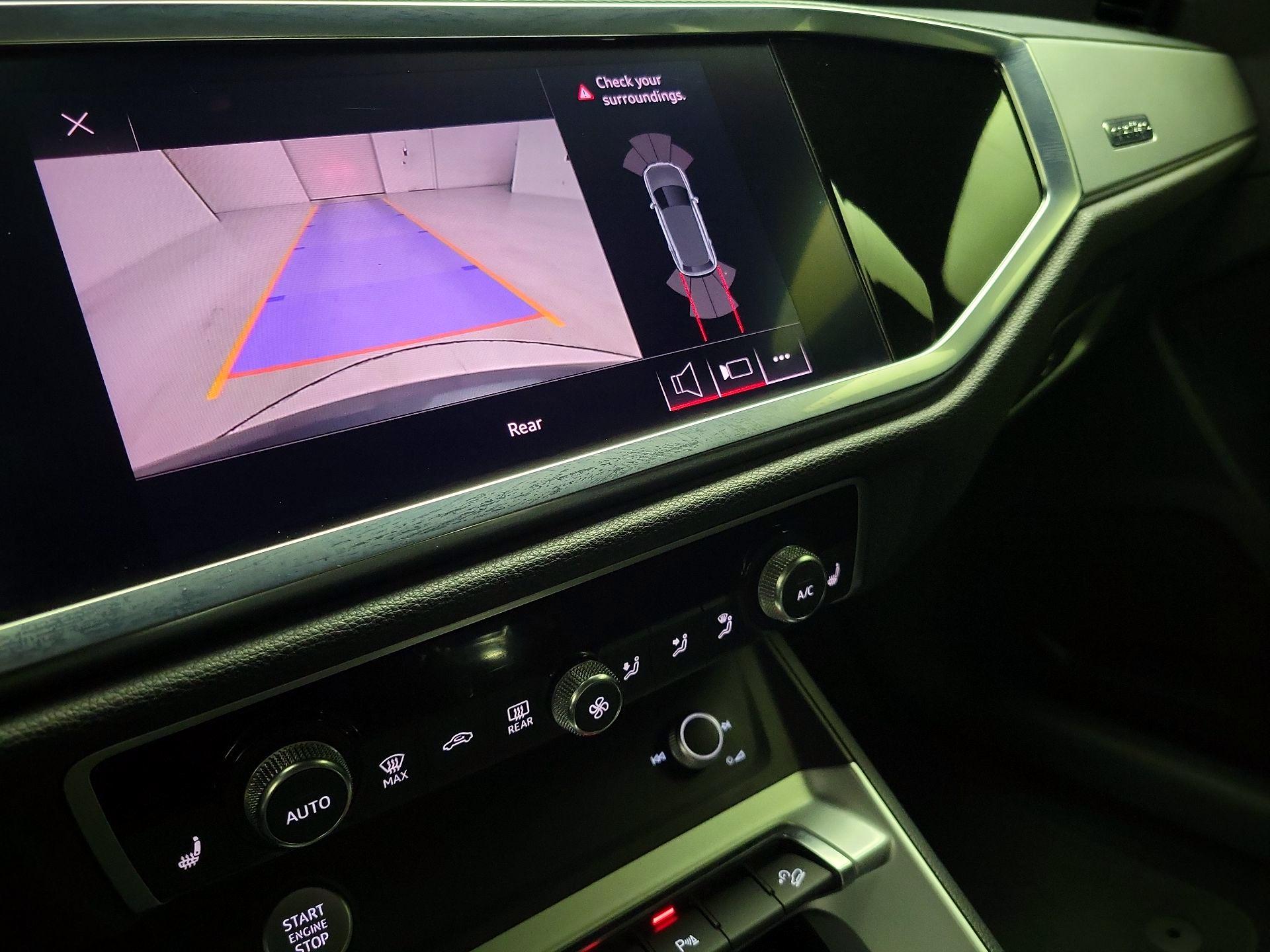 Thumbnail: 2020 Audi Q3 - 14