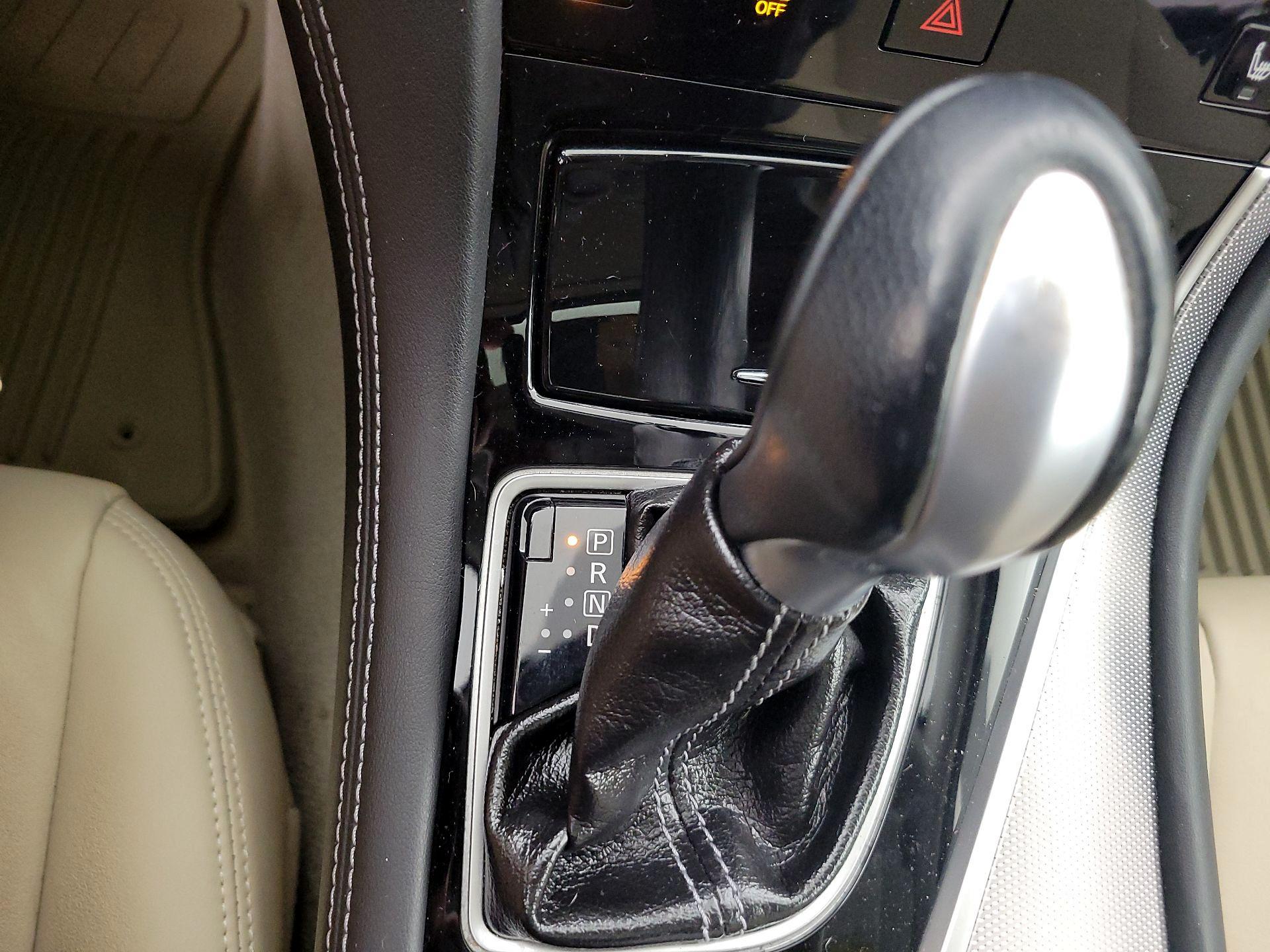 Thumbnail: 2015 INFINITI Q50 - 17