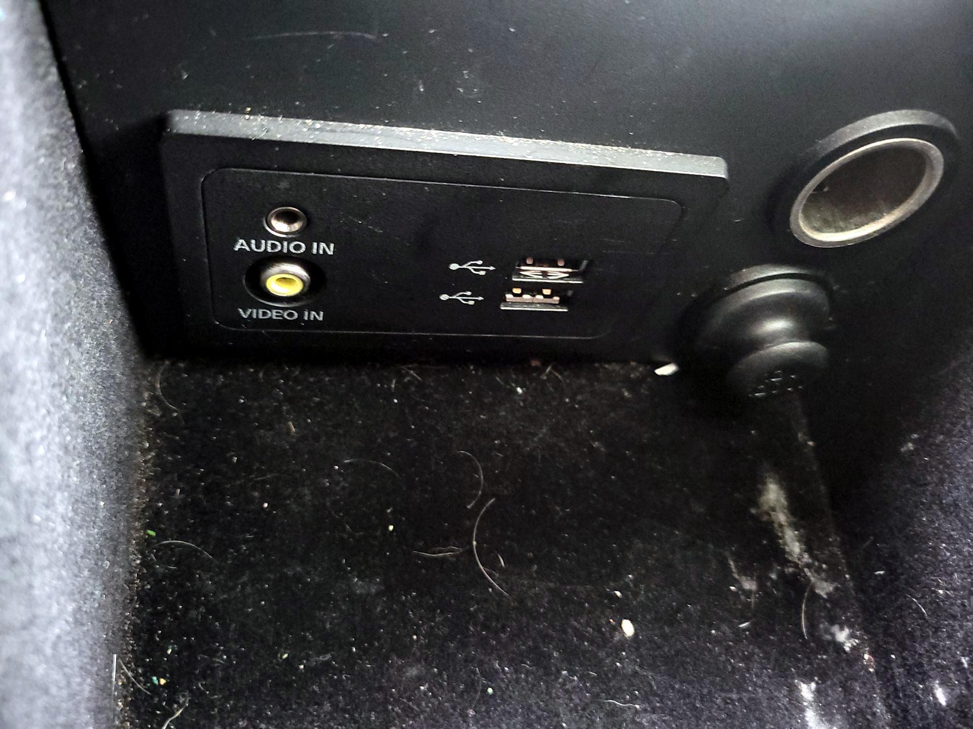 Thumbnail: 2015 INFINITI Q50 - 18