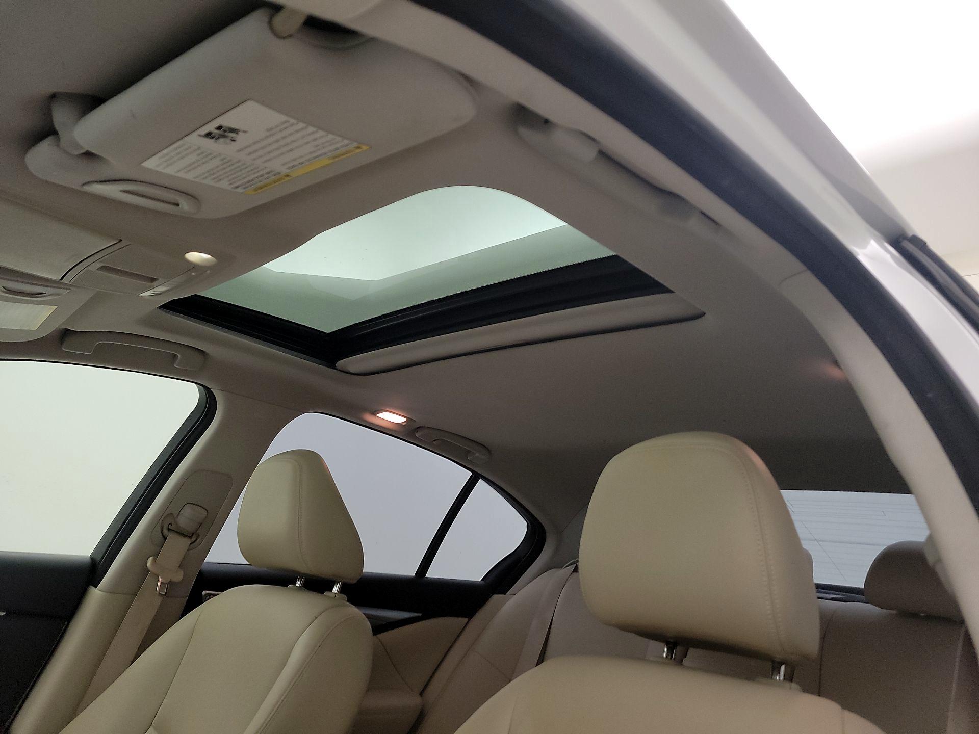 Thumbnail: 2015 INFINITI Q50 - 19