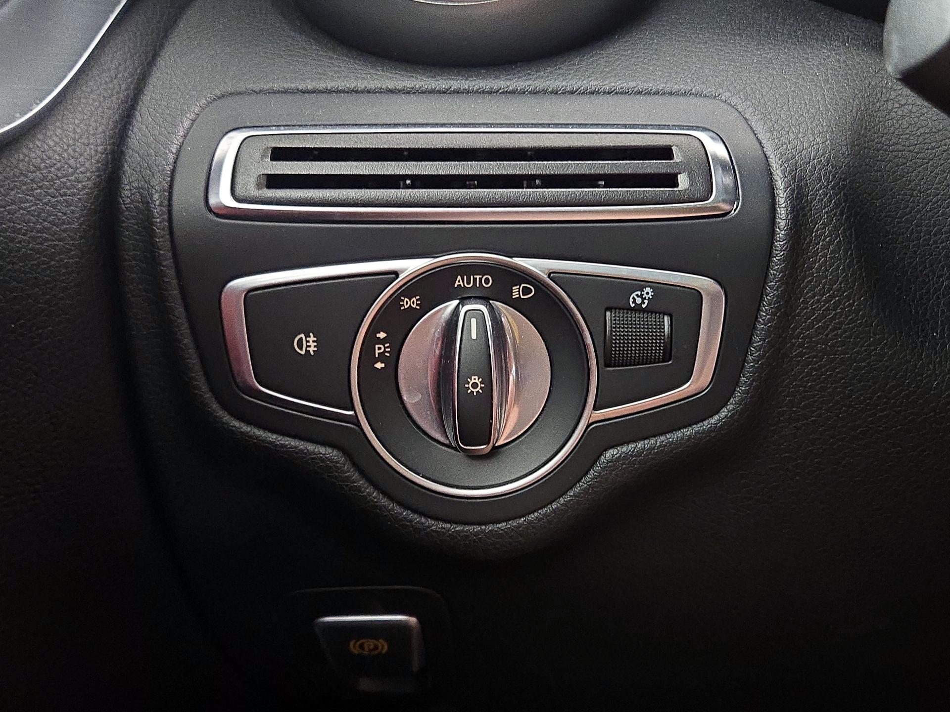 Thumbnail: 2018 Mercedes-Benz C-Class - 13