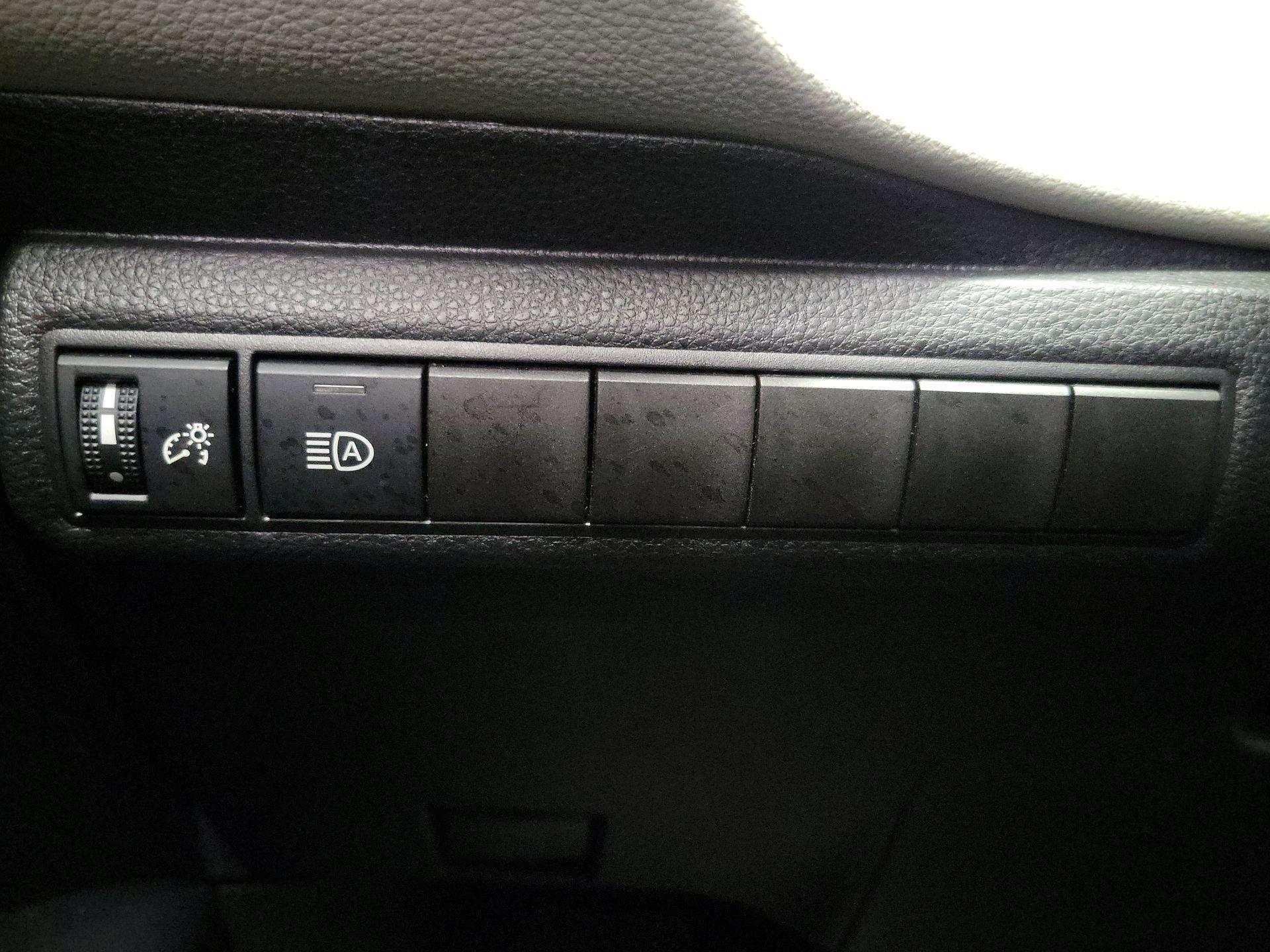 Thumbnail: 2025 Toyota Corolla - 13